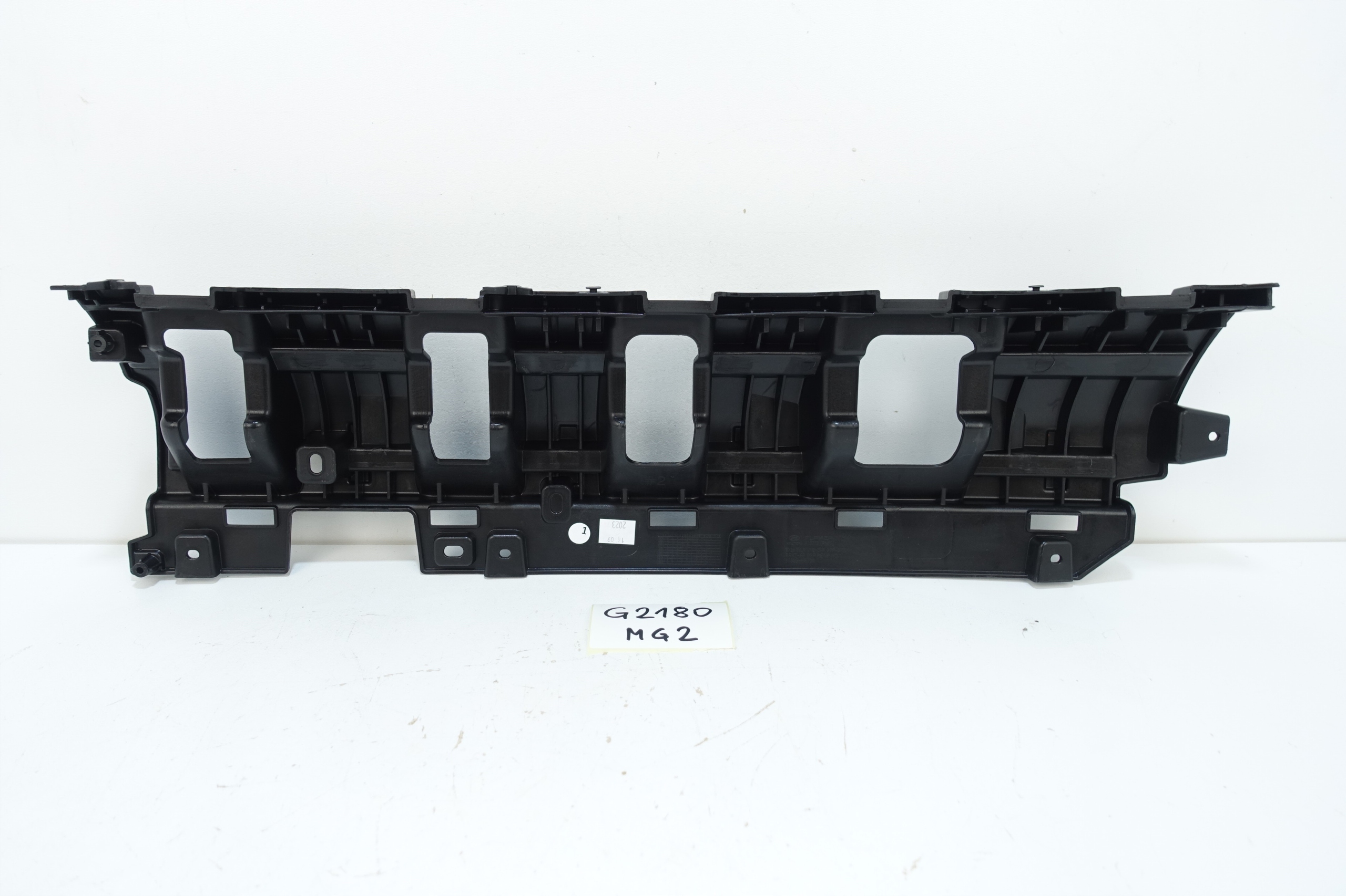HYUNDAI KONA II EV 2023- Support Support plaque Pare choc Avant 86535-HF700