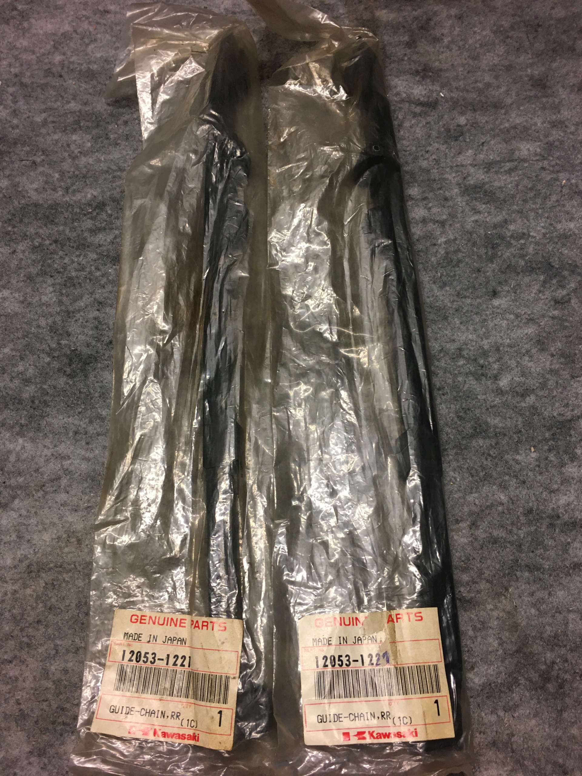 KAWASAKI nr: 12053-1221 prowadnica łańcucha VN1500 Producent Kawasaki OE