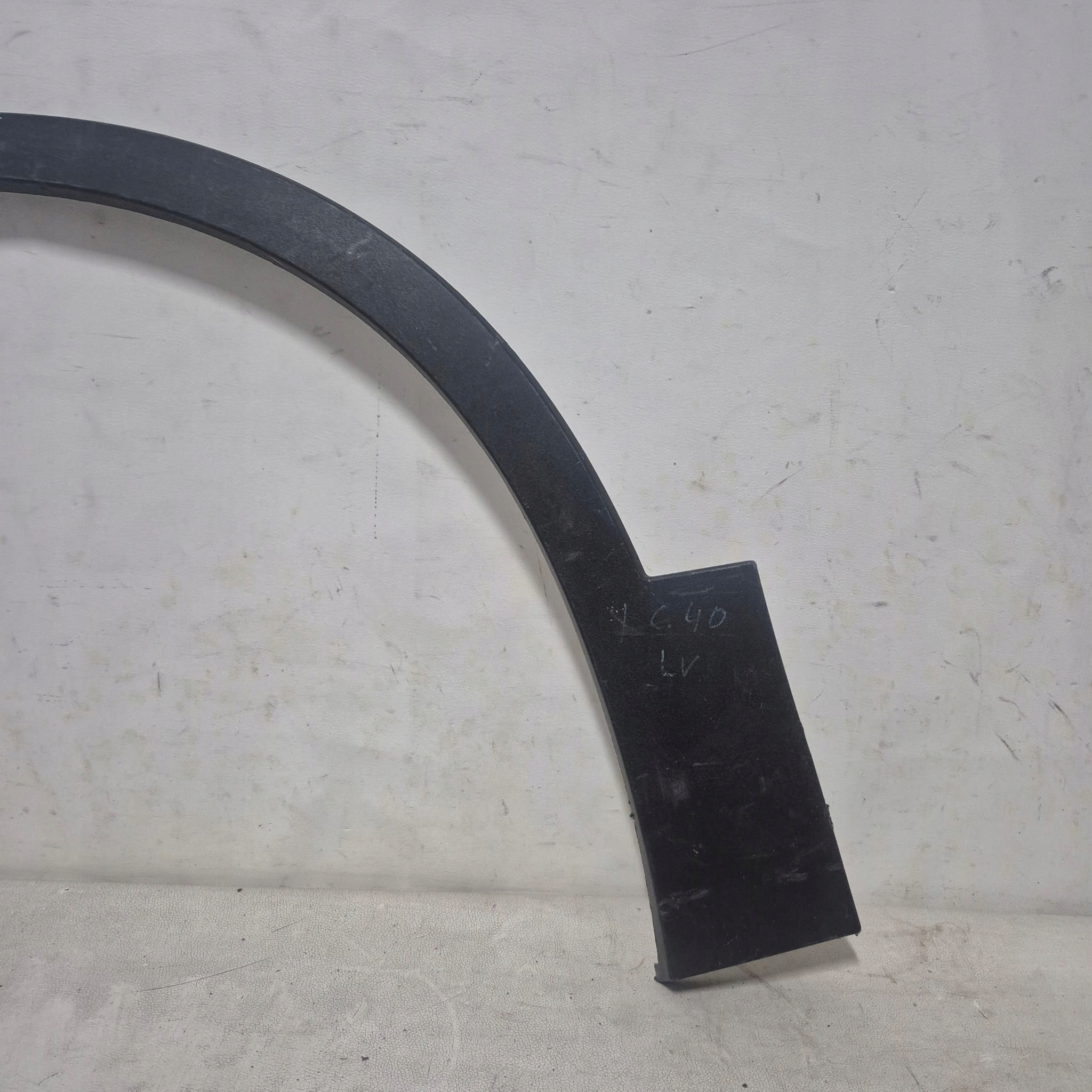 VOLVO XC40 17-> moulding cap left front
