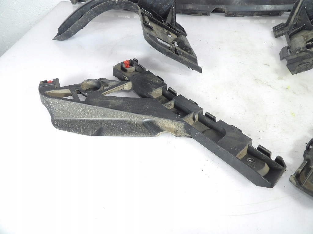 OPEL ZAFIRA C supporti Paraurti posteriore 13300740