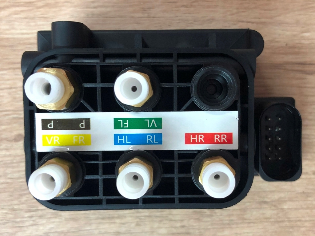 Listwa Rozdzielacz A0993200058 Do Mercedes S W217 E W211 CLS Coupe W219 Typ samochodu Samochody osobowe