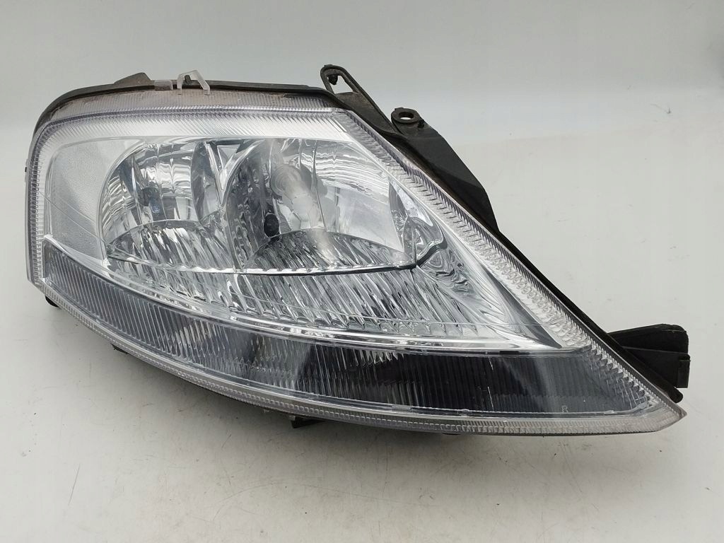 Citroen C3 and light right front front