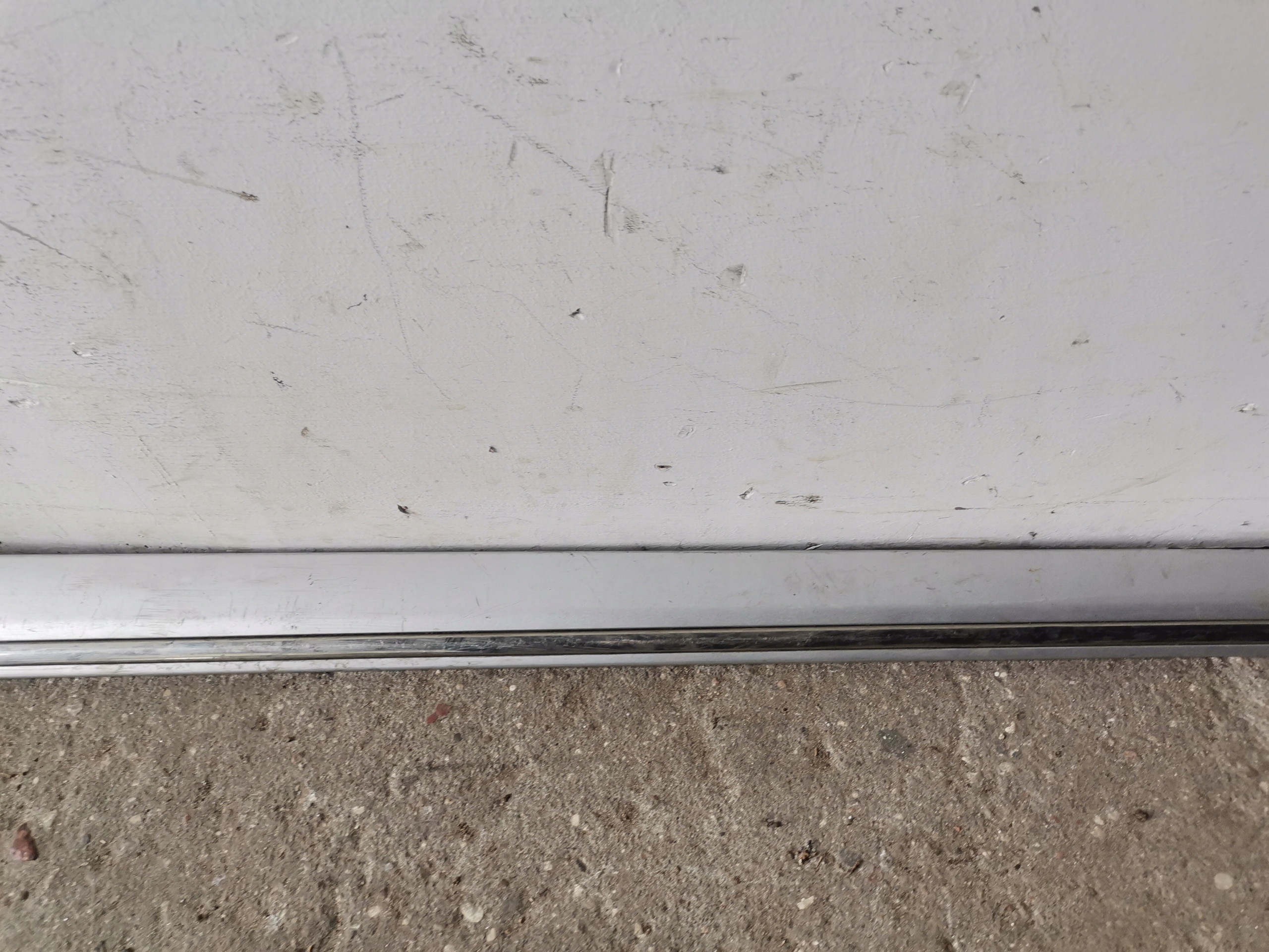 moulding door left front MERCEDES W203 A2036904962