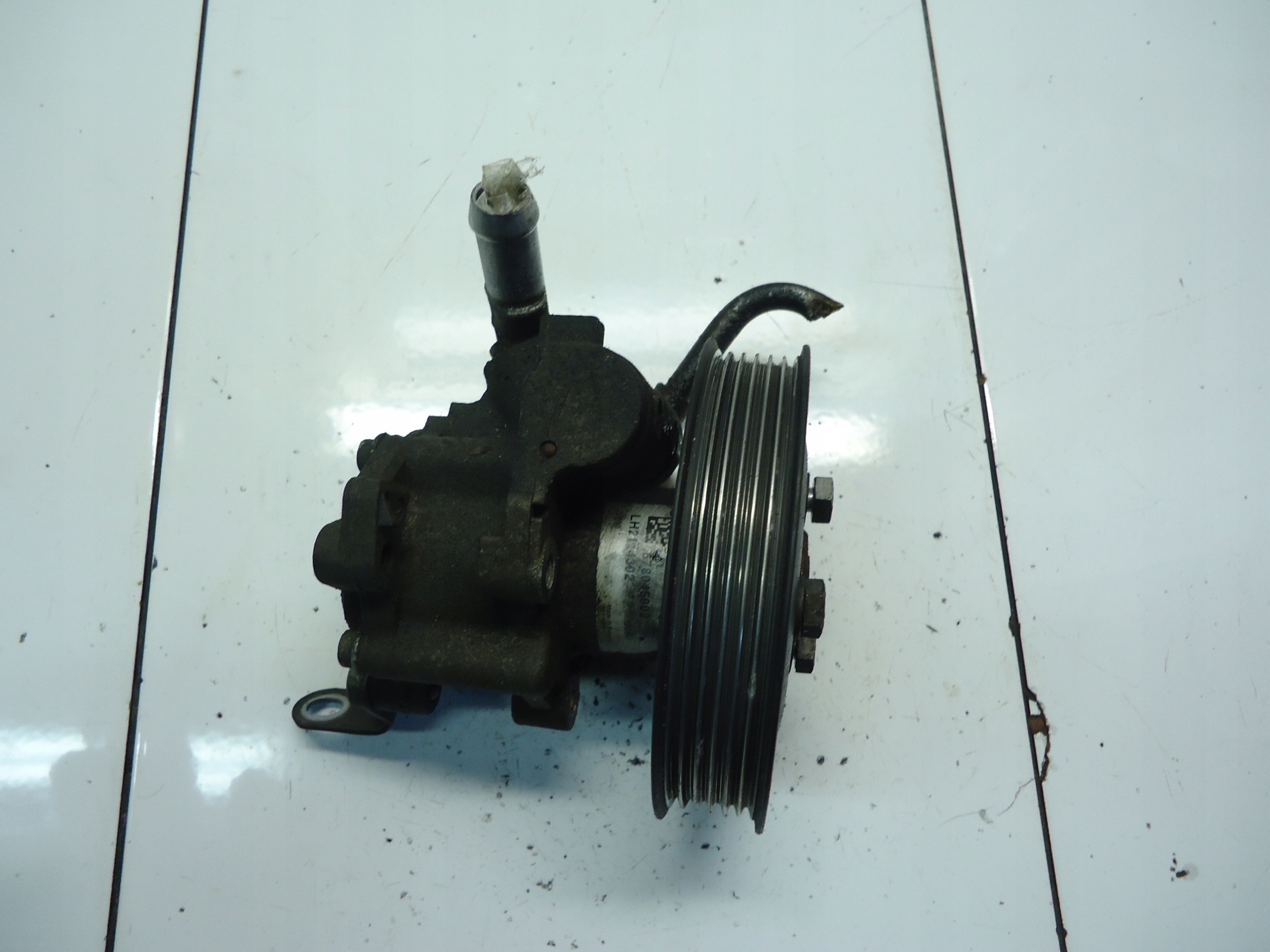 BMW 3 E90 2.0D N47D20 servo pump 678045902