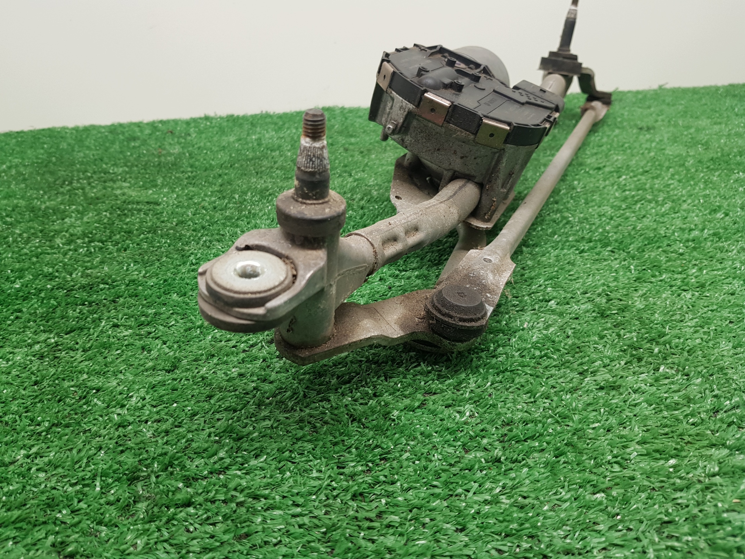 wiper mechanism front AUDI A6-C7 2013