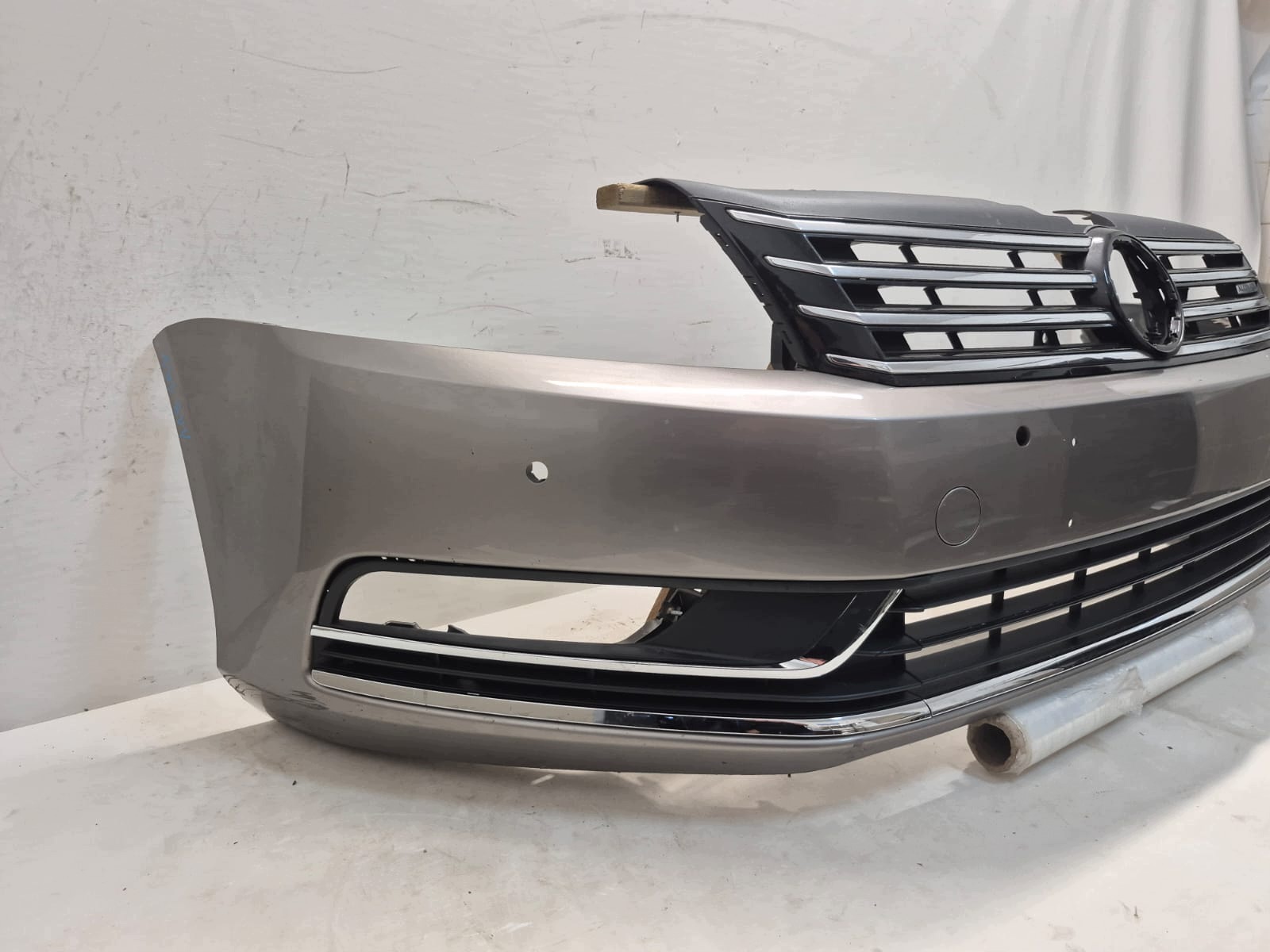 VW PASSAT B7 10-14 bumper front front 4XPDC 3AA807221