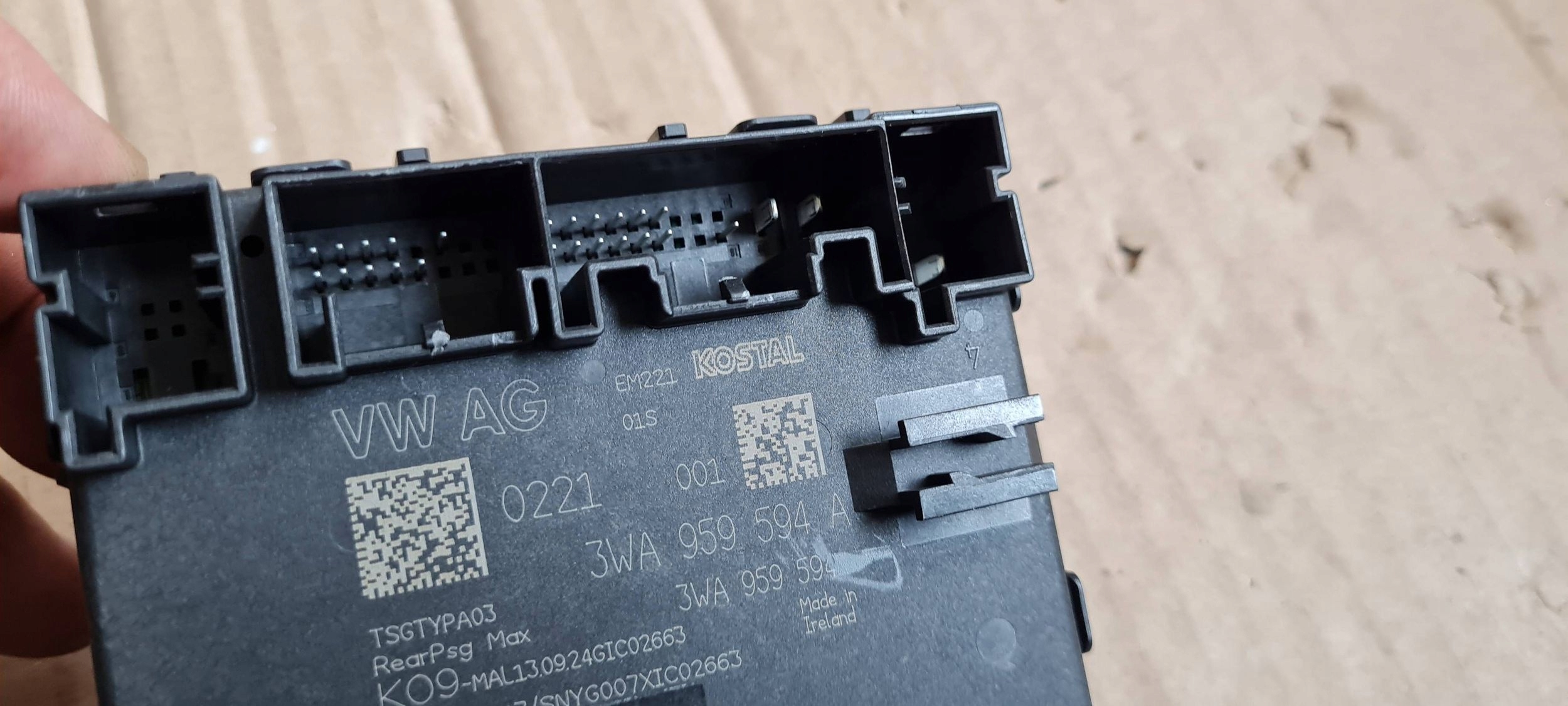 S3 8Y A3 LIFT module control unit door rear part 3WA959594A