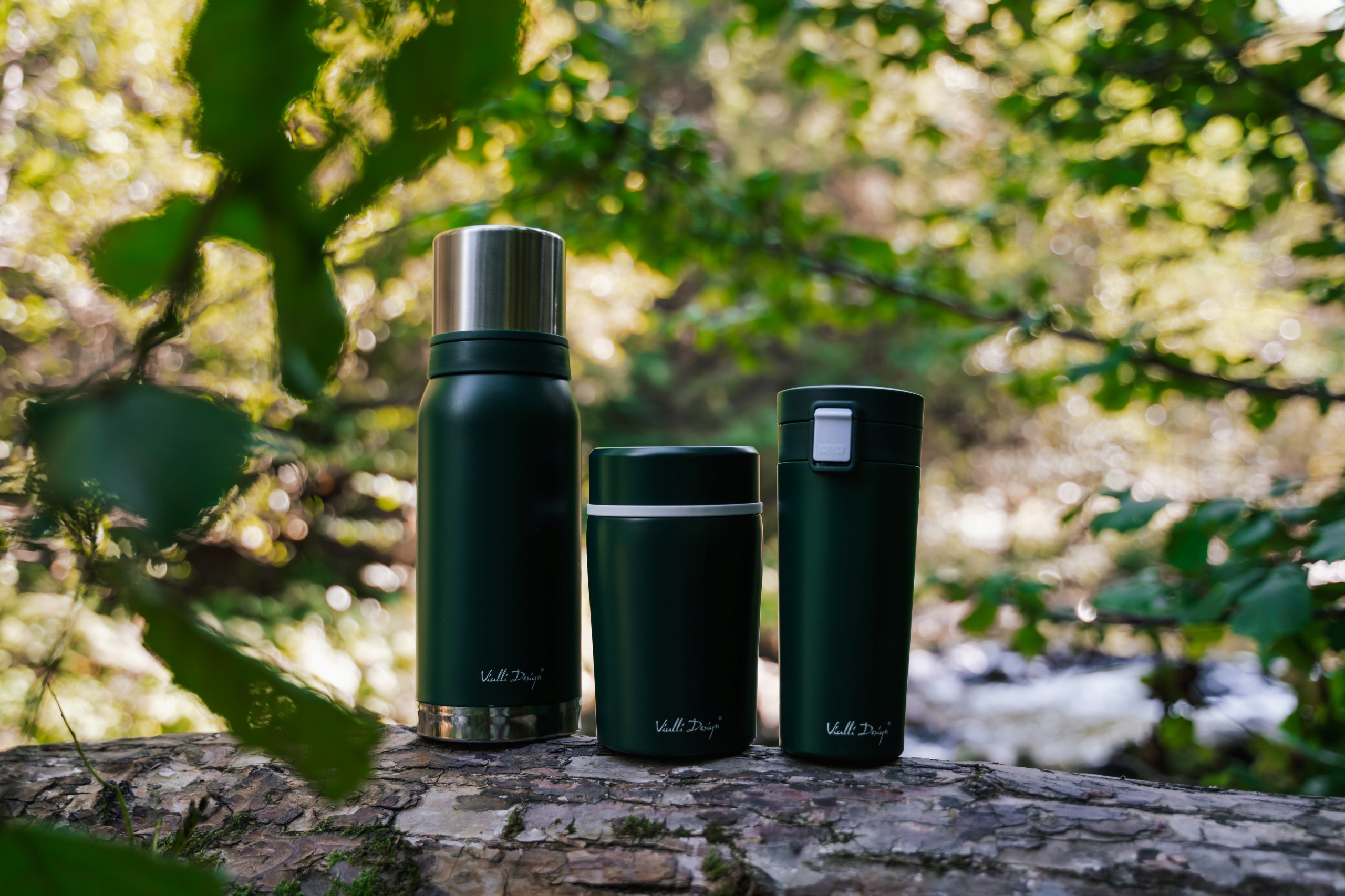 TERMOS TURYSTYCZNY FUORI ZIELONY 1L VIALLI DESIGN Maksymalne utrzymanie zimna do 24 h