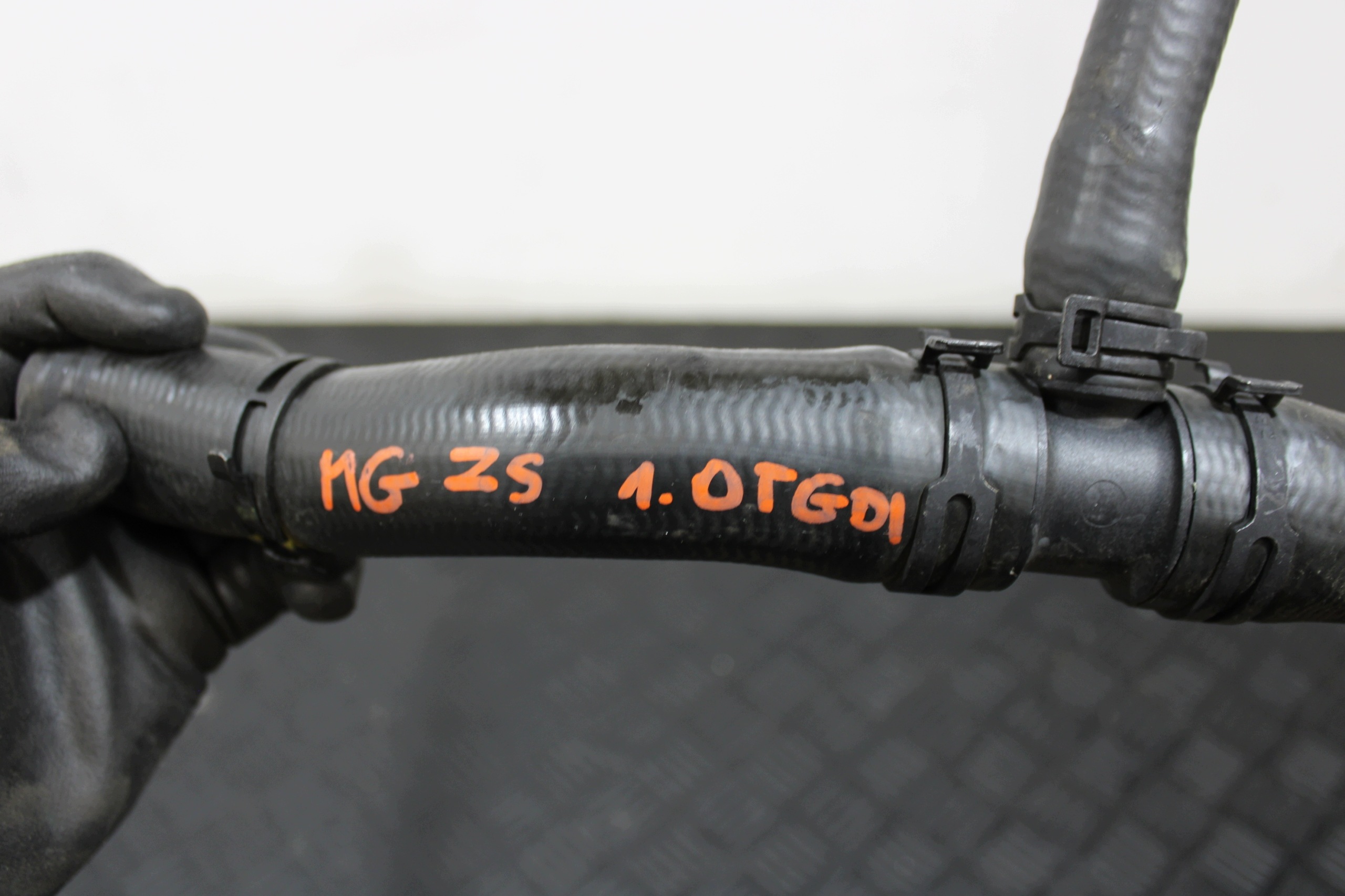 crijevo prijenos vode 10467657 MG ZS LIFT FL 2024