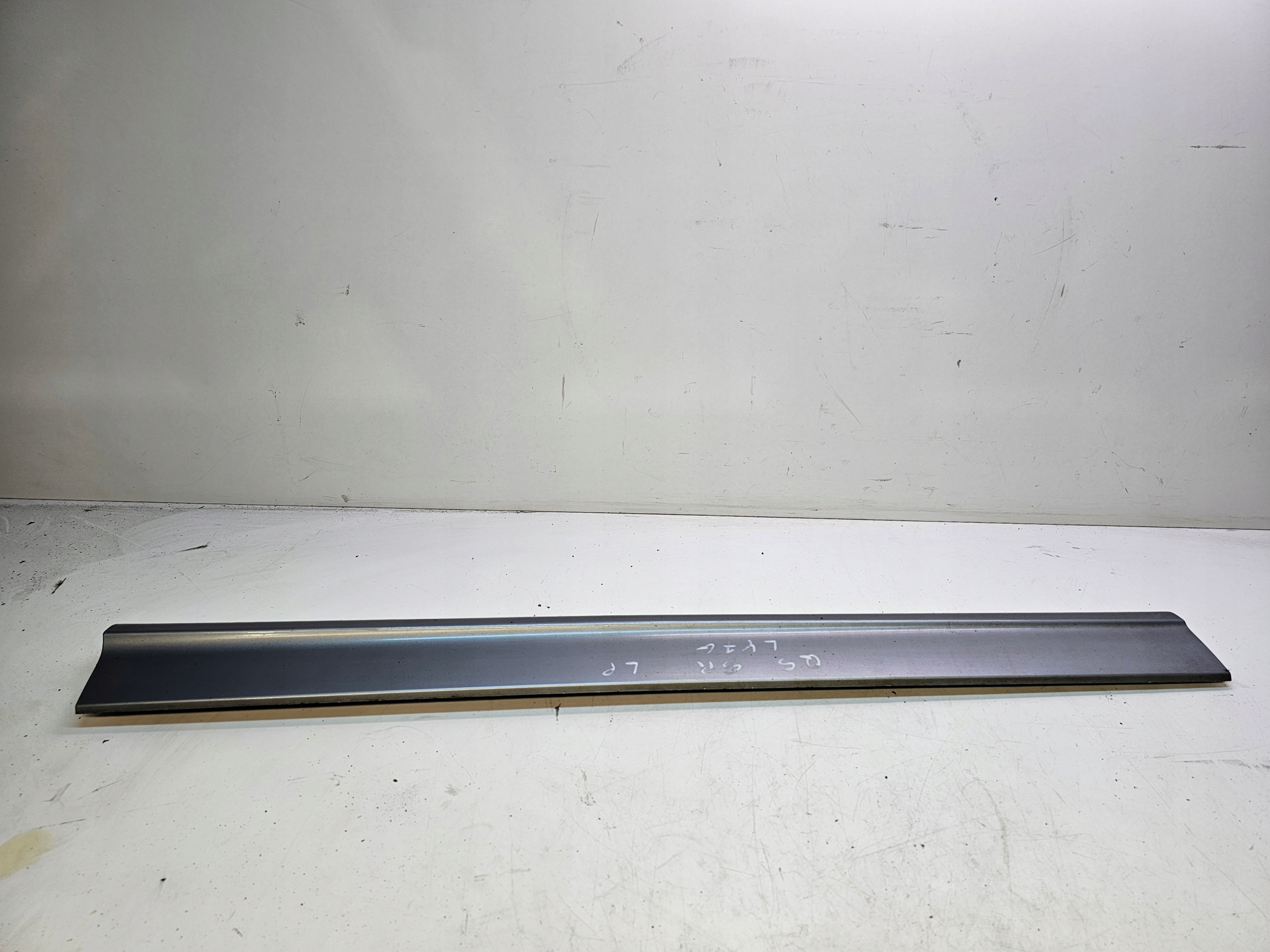 moulding door lower left front AUDI Q5 8R LY7G 8R0853959B