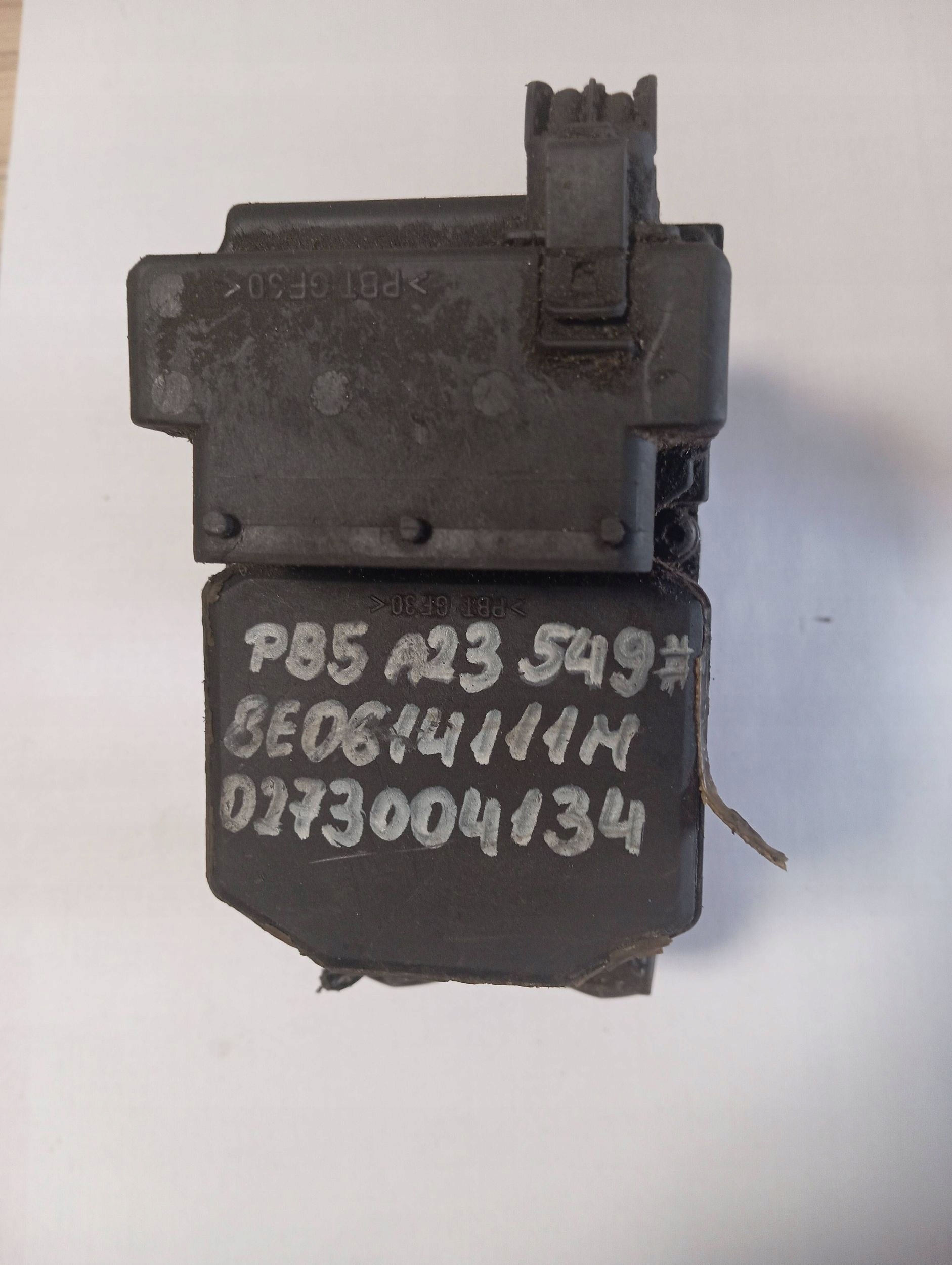 Pompa ABS VOLKSWAGEN PASSAT B5 8E0 614 111M