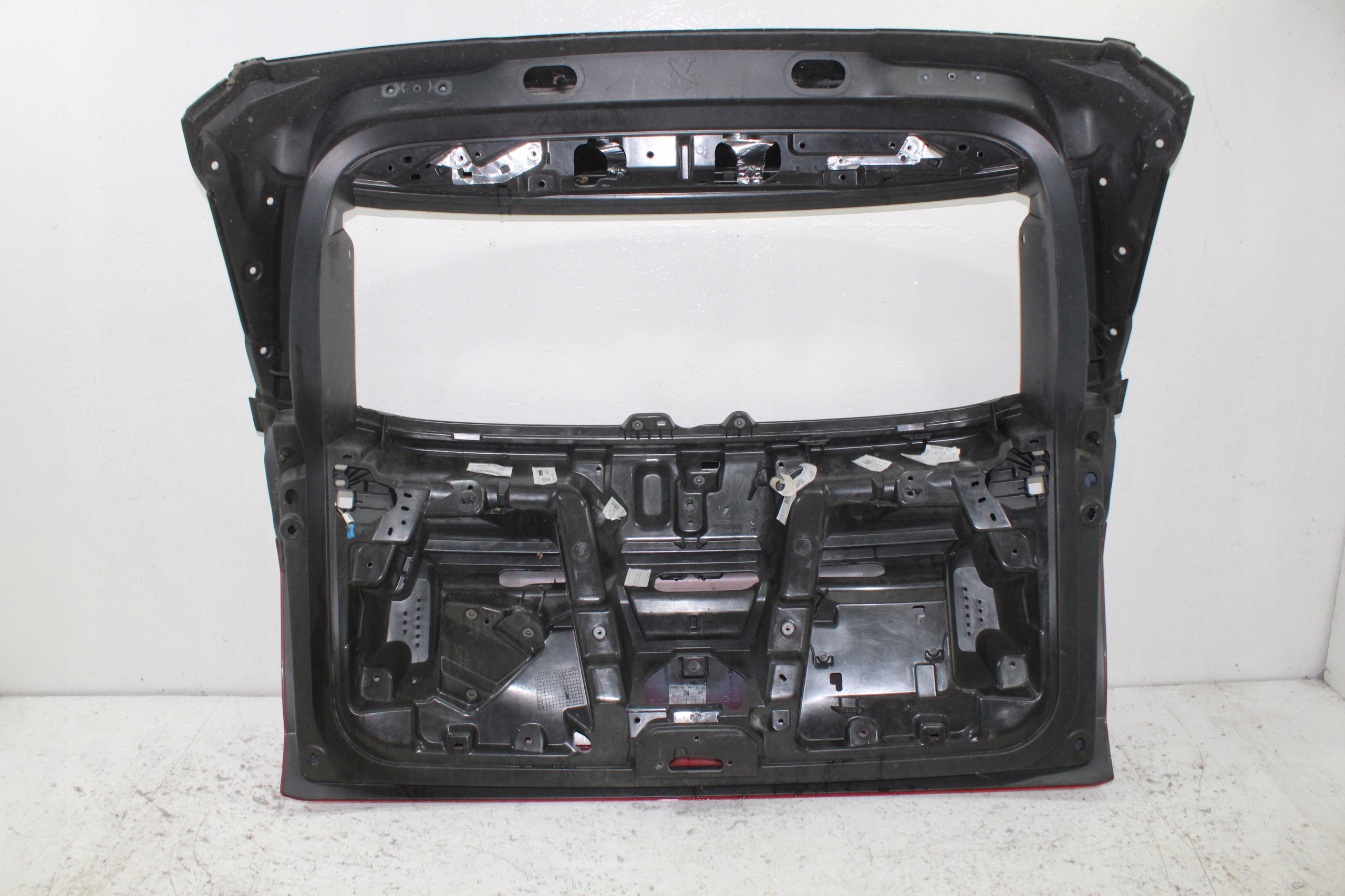 Peugeot 3008 II trunk door boot 9811550177