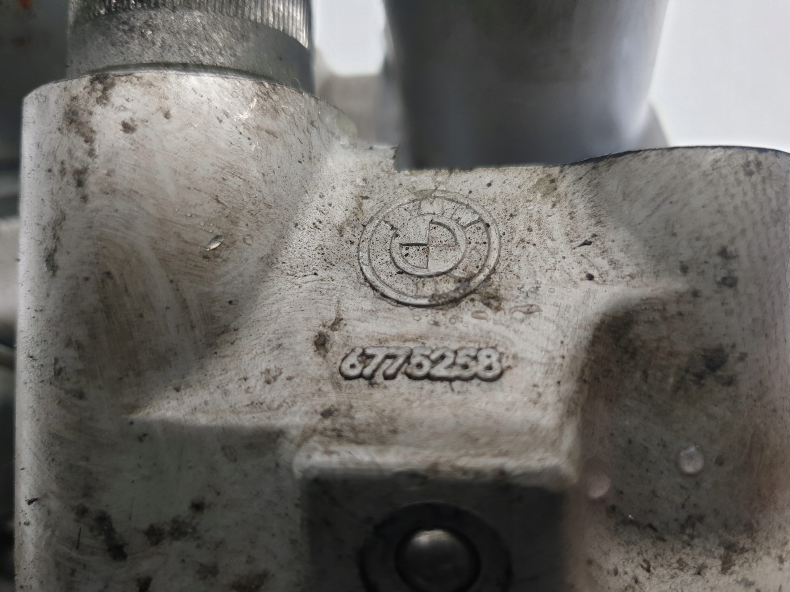 BMW F01 POMPA ZAWIESZENIA HYDAC DYNAMIC 10641010 Quality of parts according to GVO Q original with factory logo OEM OES