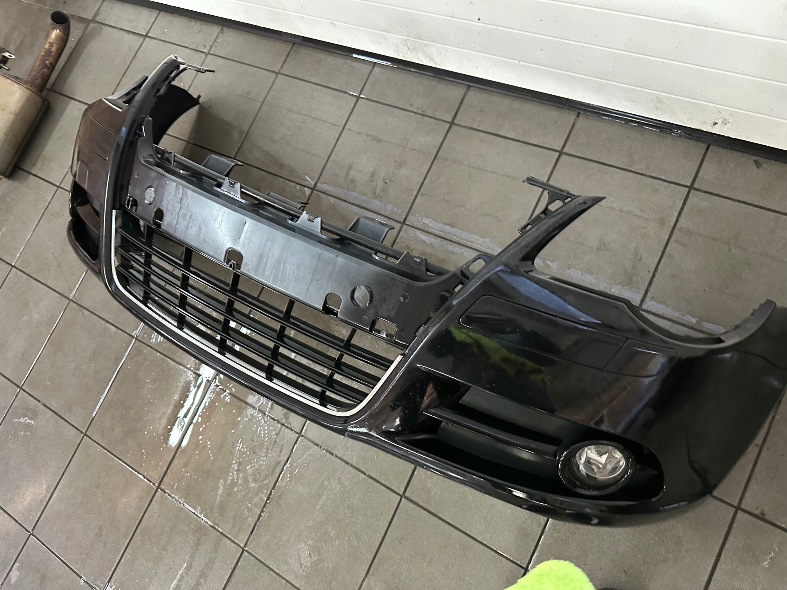 VW EOS 06- bumper washers XENON front LC9X