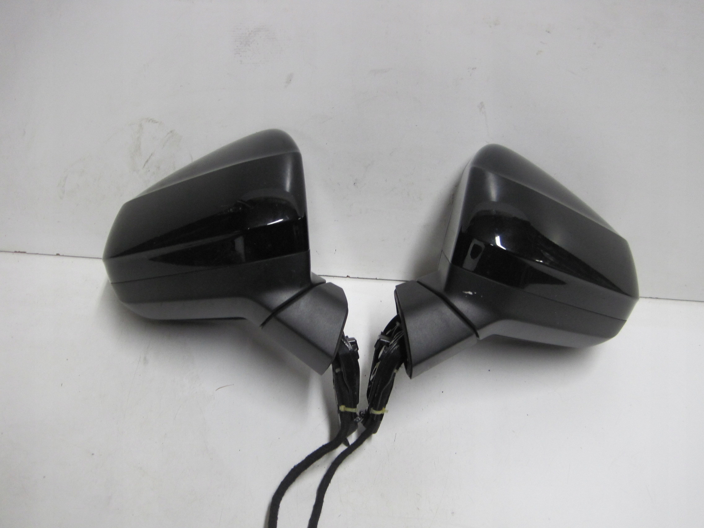 mirror AUDI Q3 83A right left