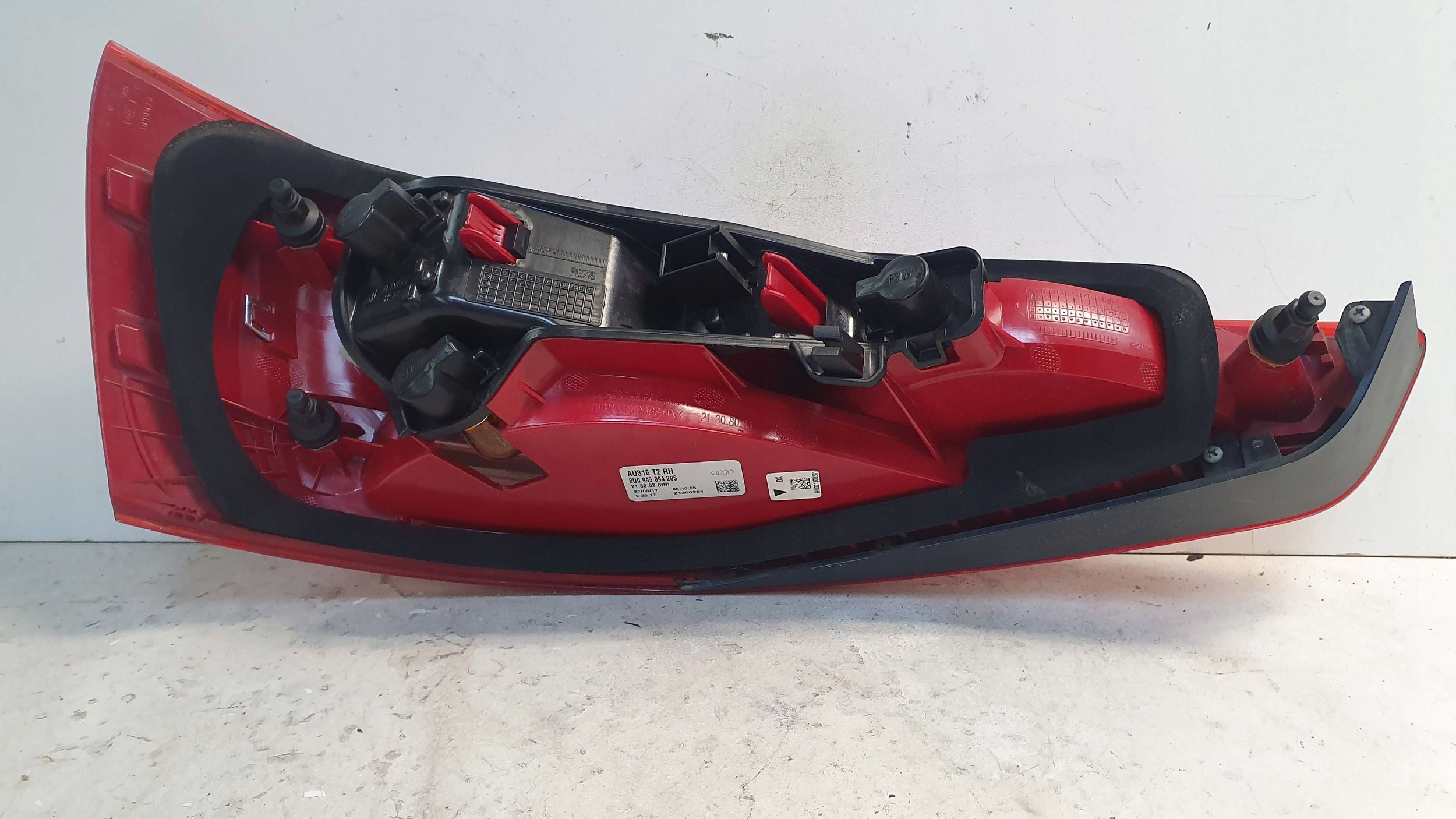 light rear part right 8U0945094 AUDI Q3 11