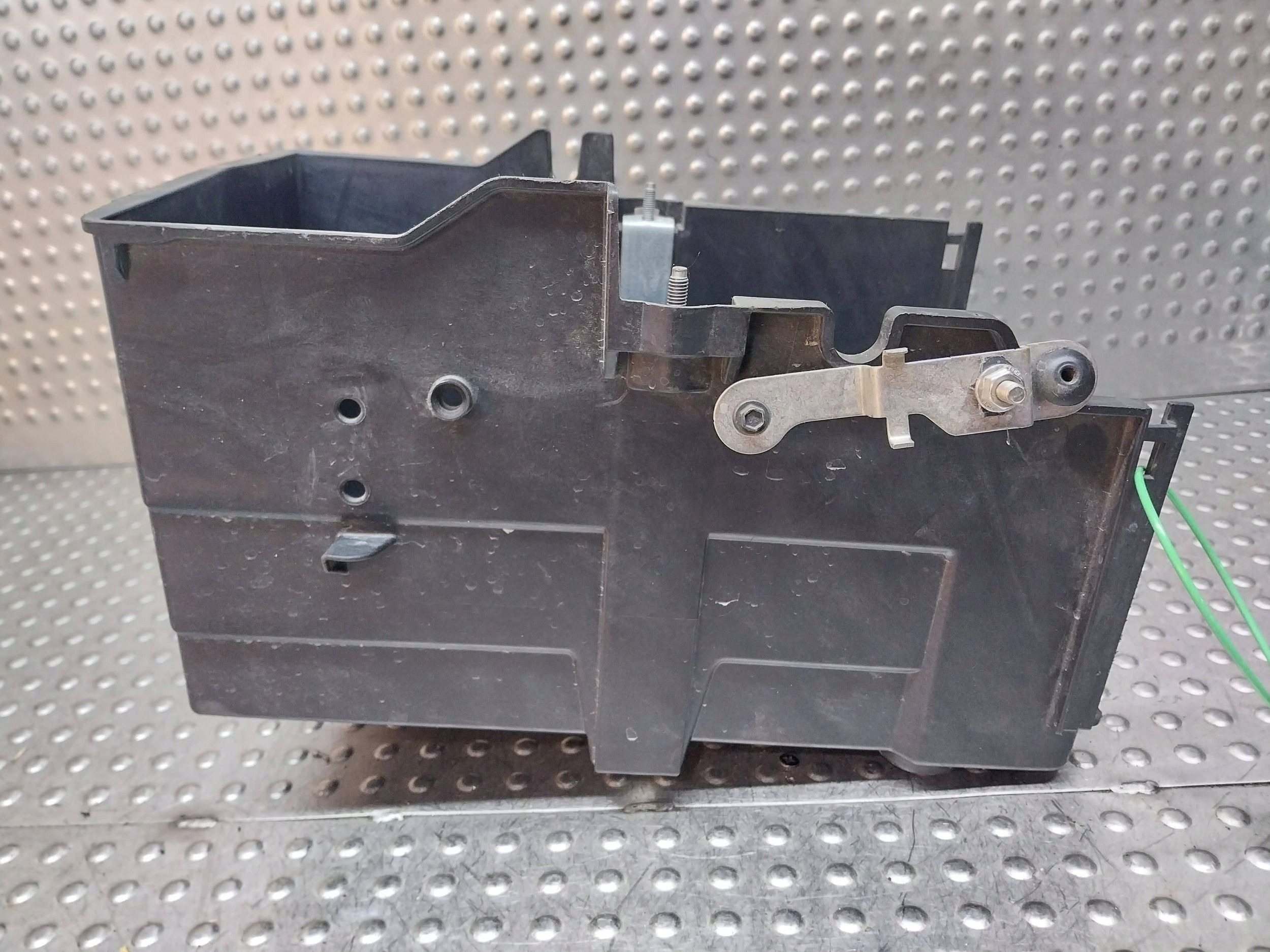 Blende Abdeckung Gehäuse AKUMULATORA AM51-10723-AD FORD C-MAX MK2 FOCUS MK3
