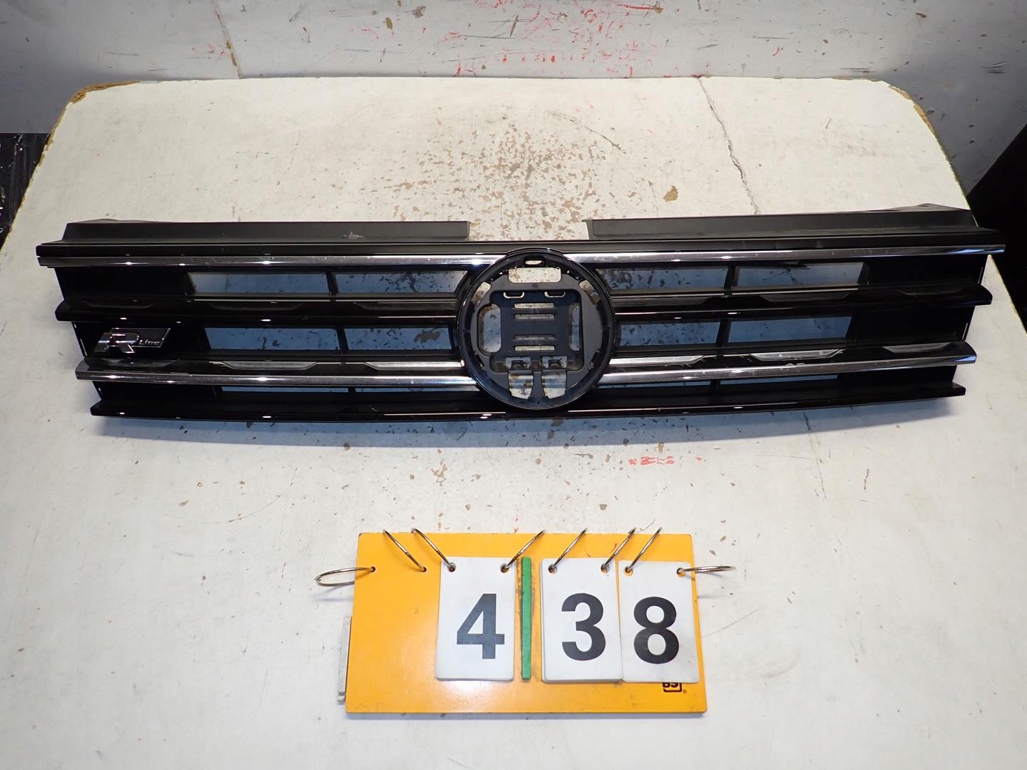 Grill VW TIGUAN II 2015-2020 5NA853653