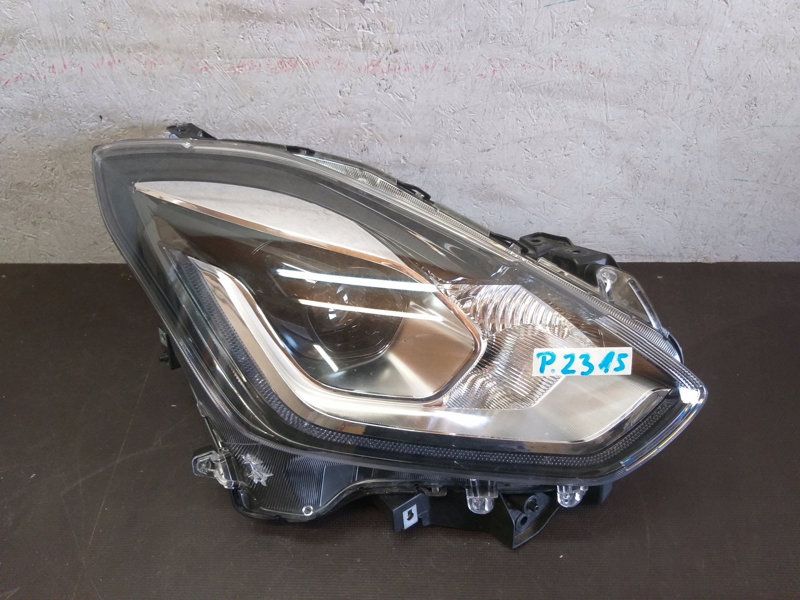 LAMPA PRZÓD PRAWA SUZUKI SWIFT MK8 FULL LED