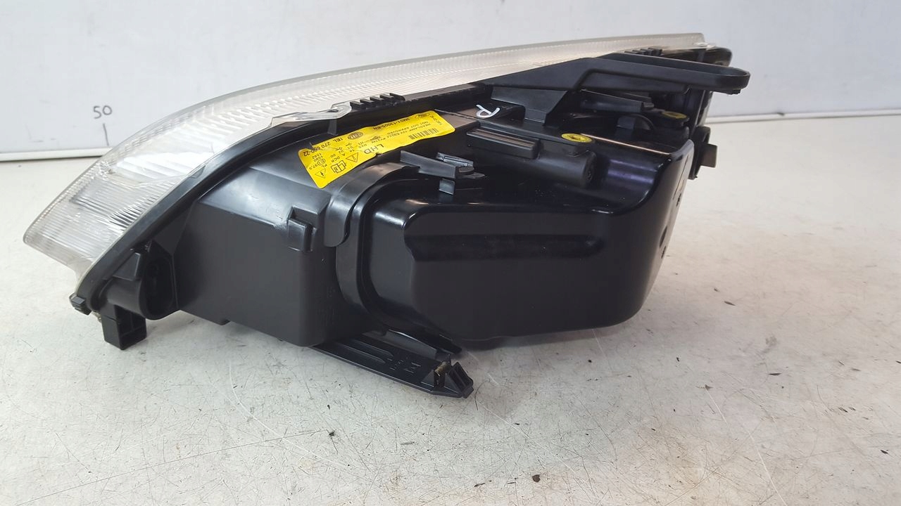 light front front right xenon Ford C-MAX
