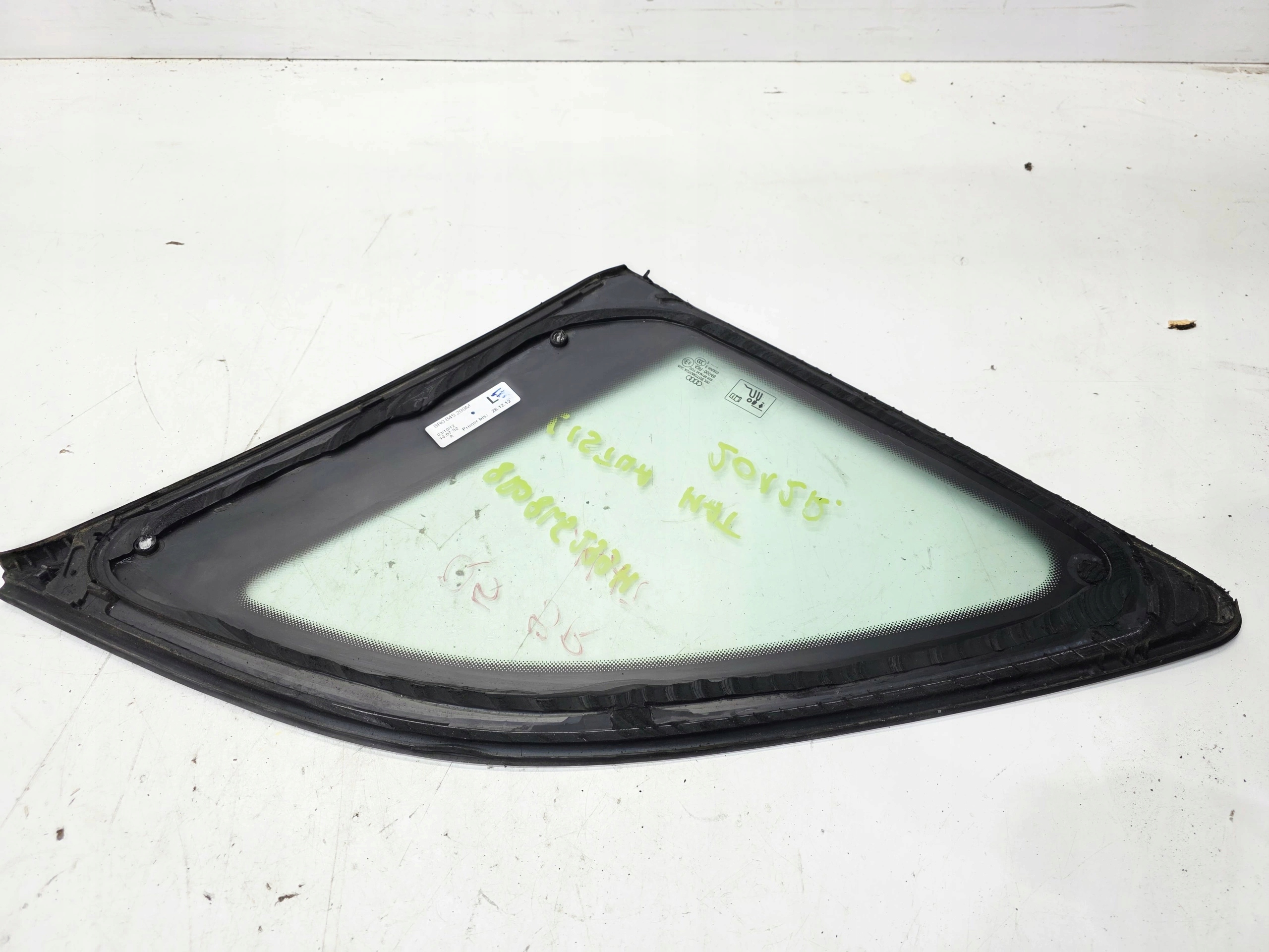 window bodywork below LISTWE MAT left rear part AUDI Q5 8R 8R0845299M 2012R
