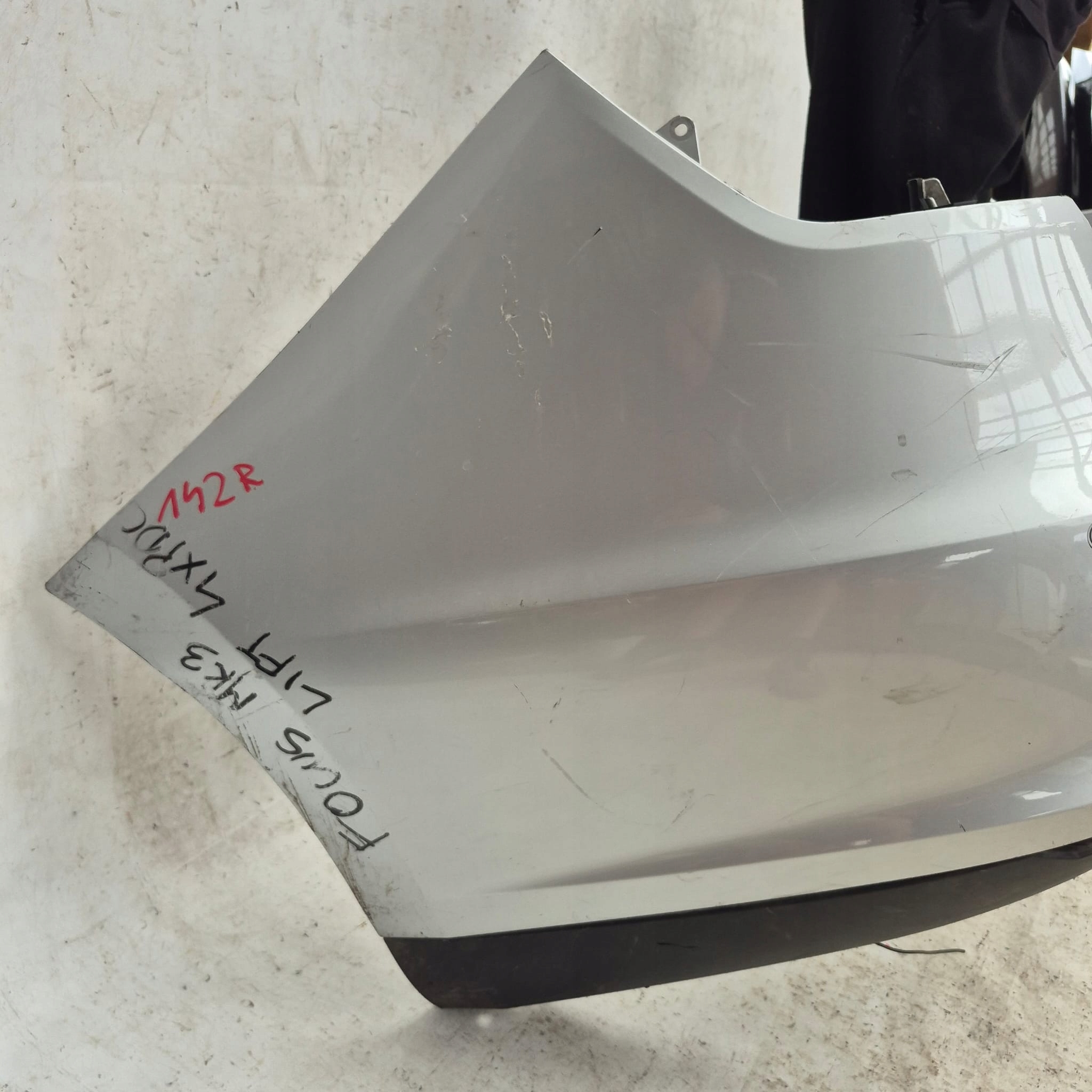 SEAT LEON III 3 KOMBI 12-16 bumper rear part rear PDC