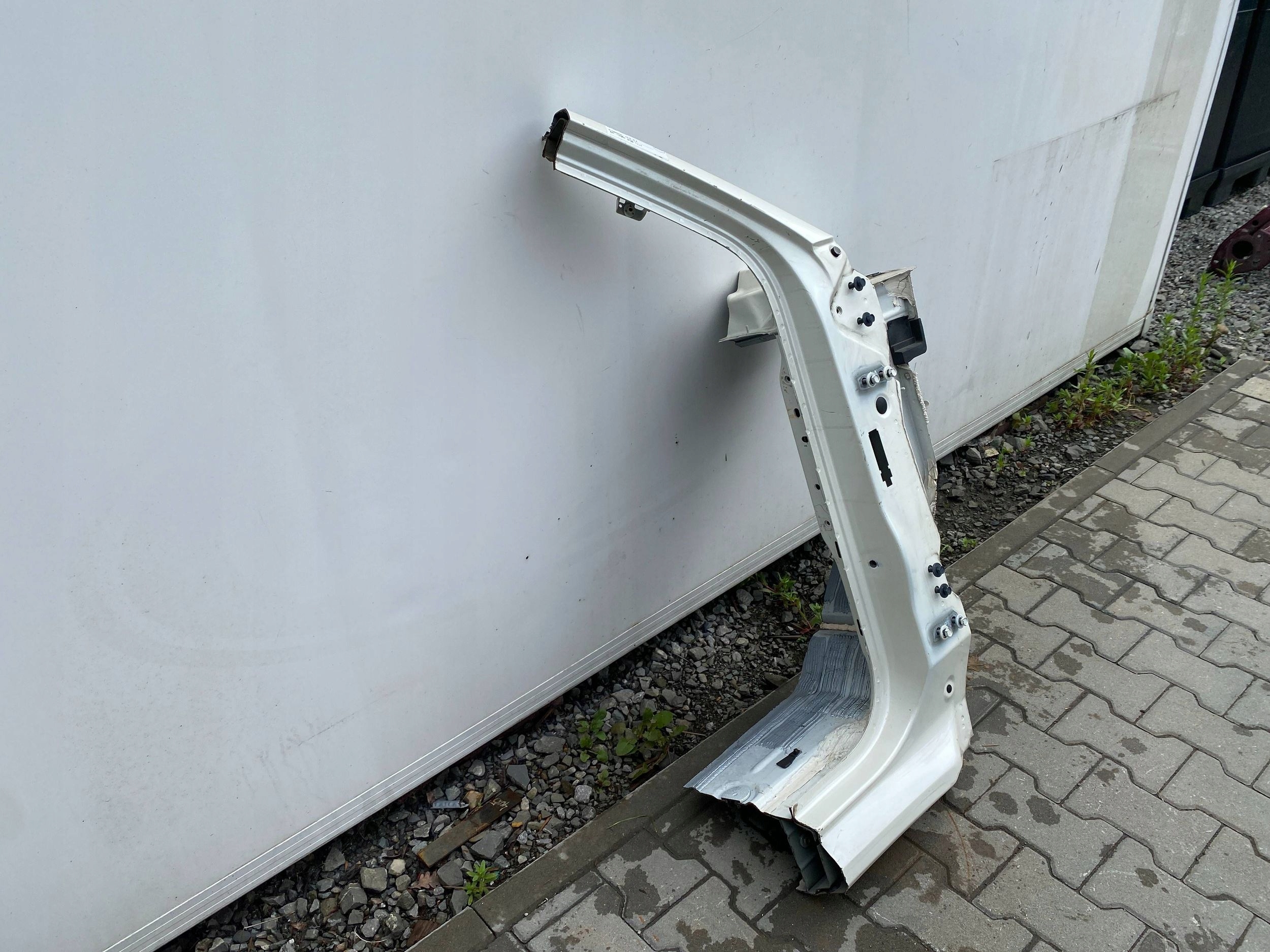 quarter front right Cadillac Escalade IV 2015+
