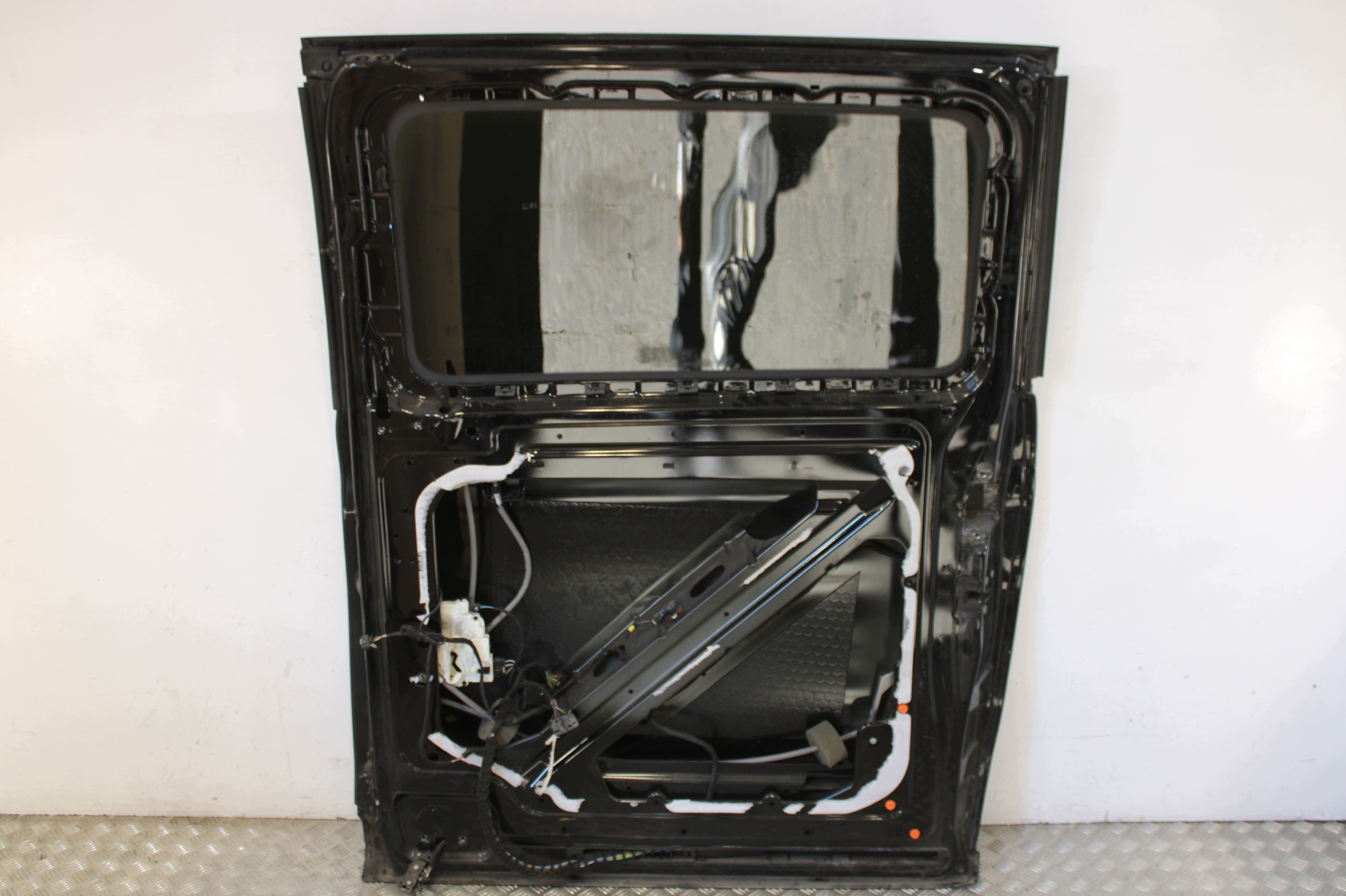 door right rear part right rear. complete MERCEDES V-class W447 2023
