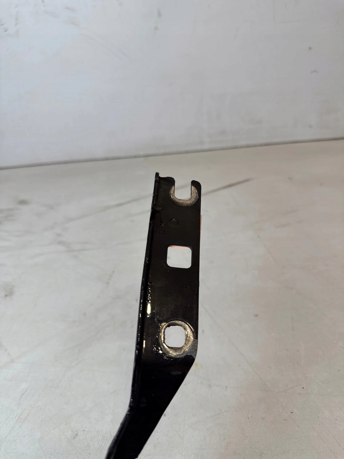 hinge bonnets front front right Volkswagen Golf V