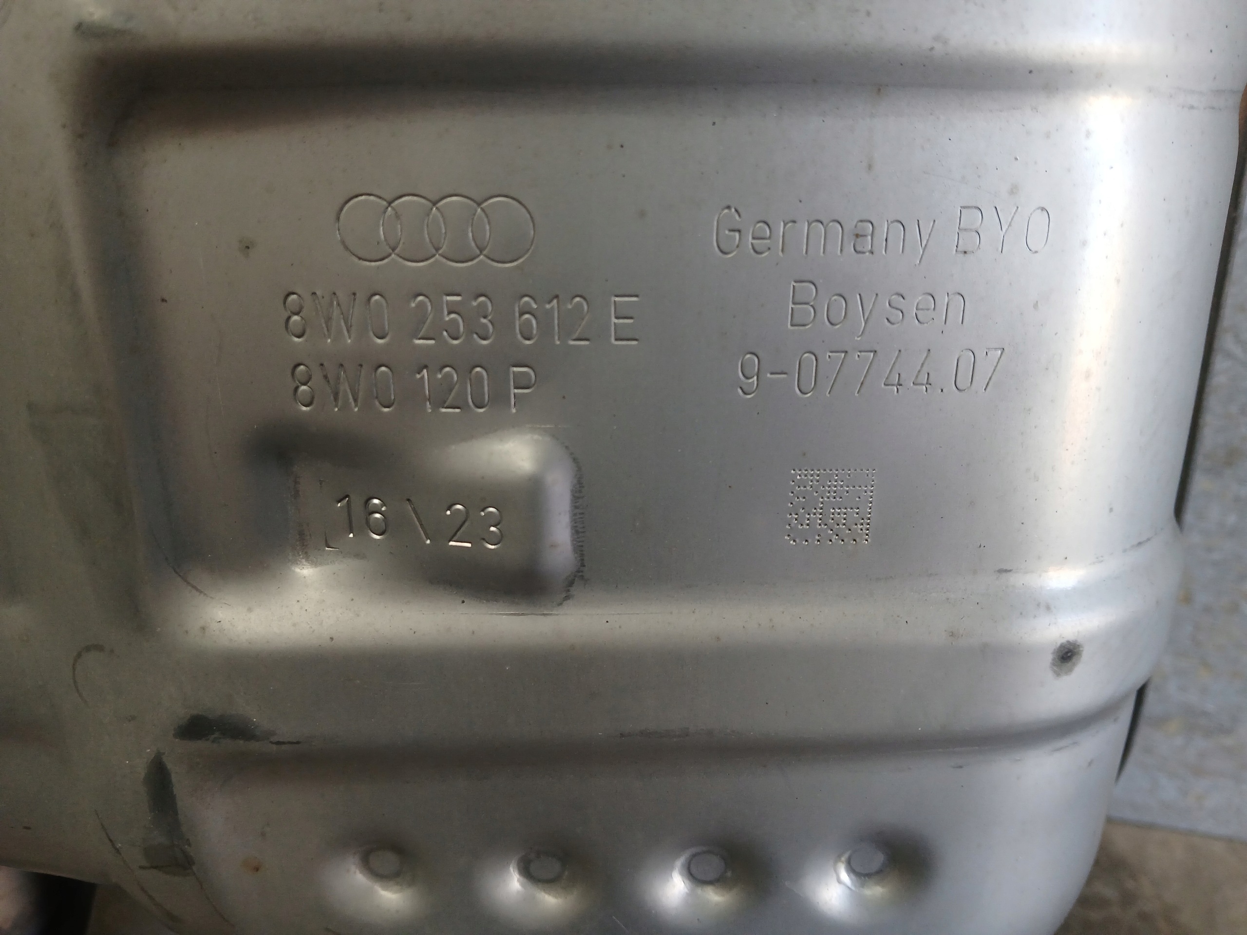 muffler, exhaust right AUDI A4 B9 8W0 RS4 8W0253612E