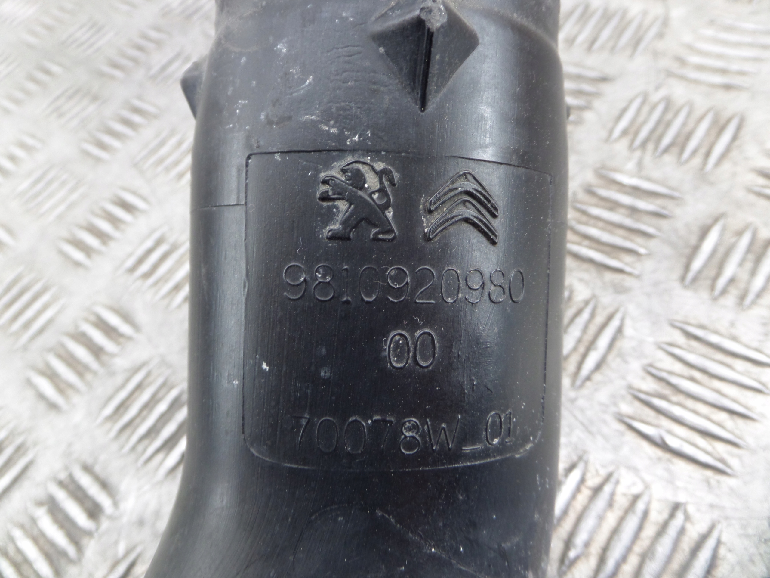 PEUGEOT CITROEN pipe air 9810920980