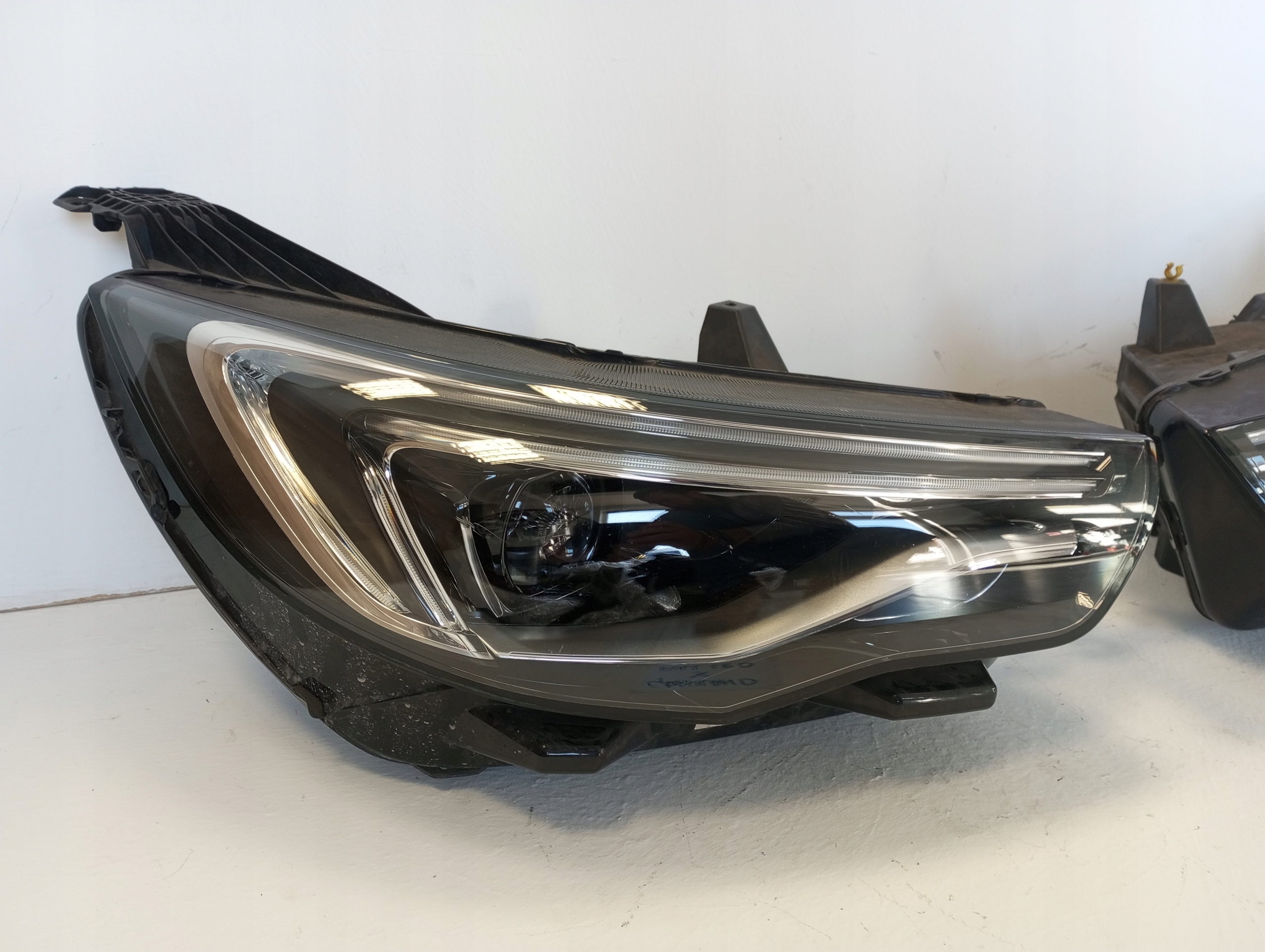 light left right FULL LED OPEL GRANDLAND X YP00015980 YP00016180