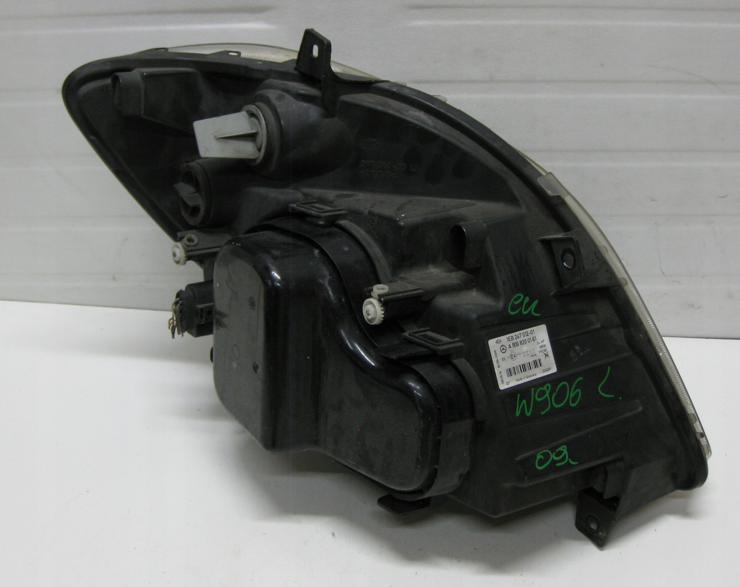 MERCEDES SPRINTER W906 light left front REFLEKTOR A9068200161