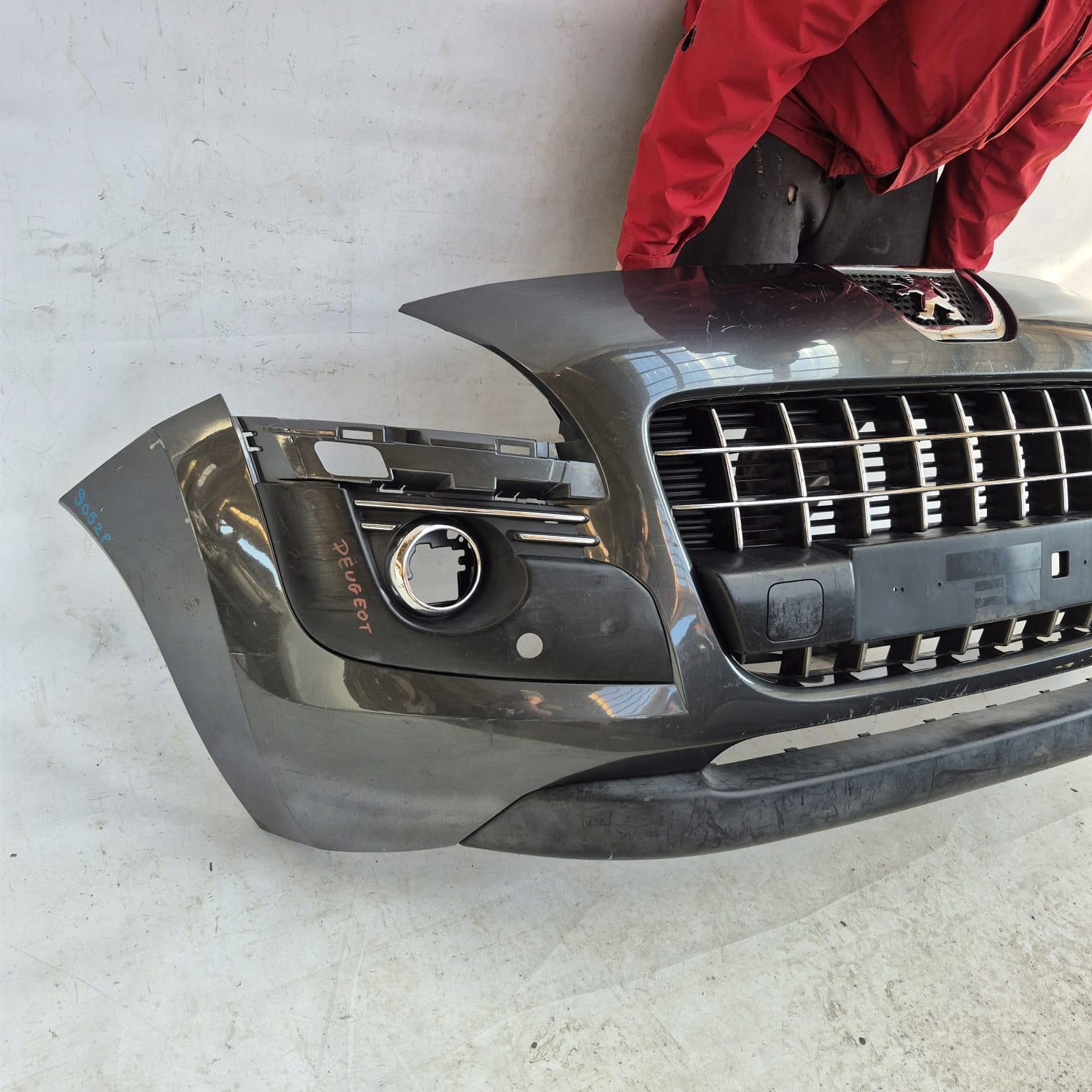 PEUGEOT 3008 and 1 09-13 bumper front front