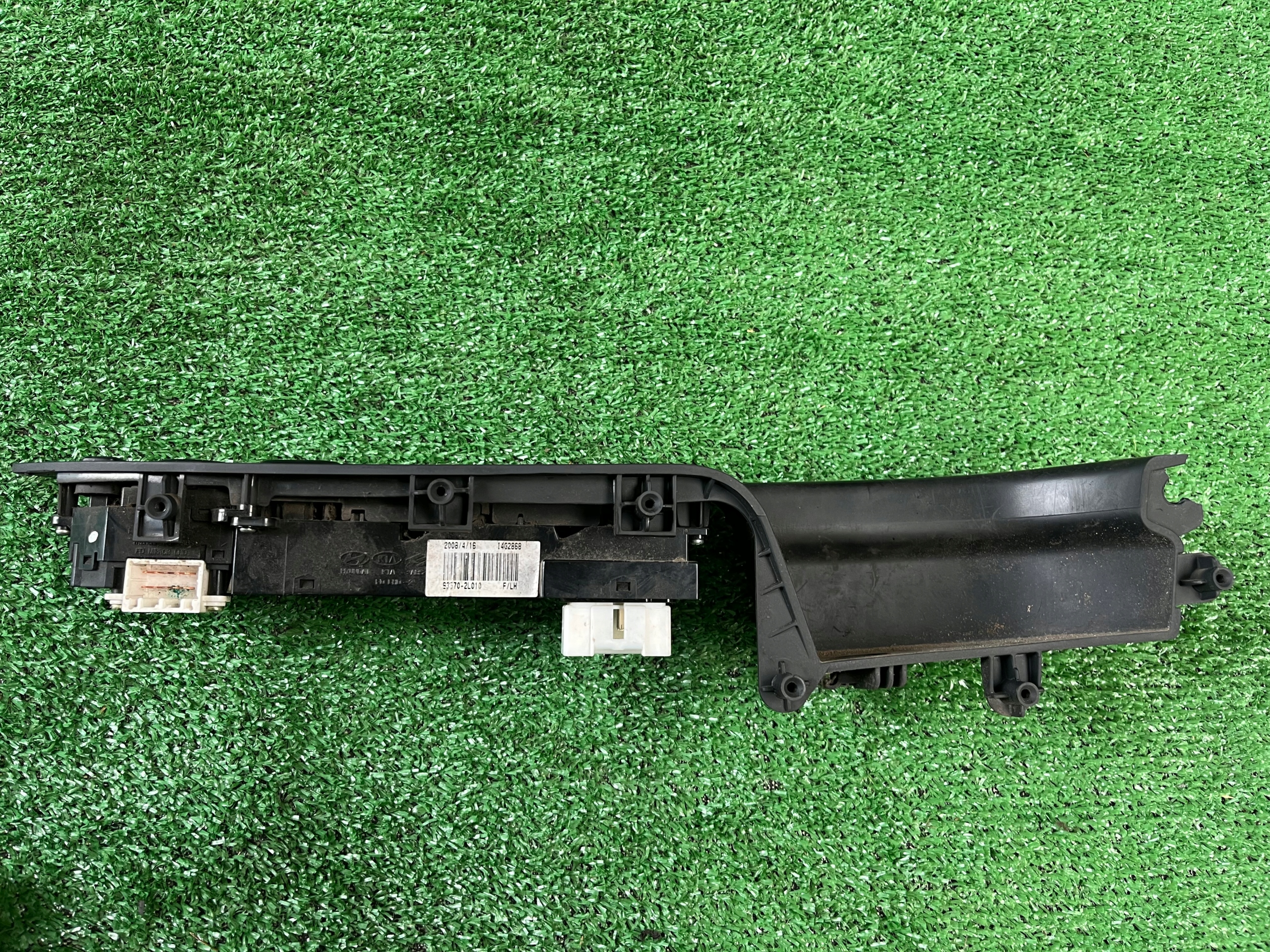 control panel of the window driver´s HYUNDAI I30 93570-2L010