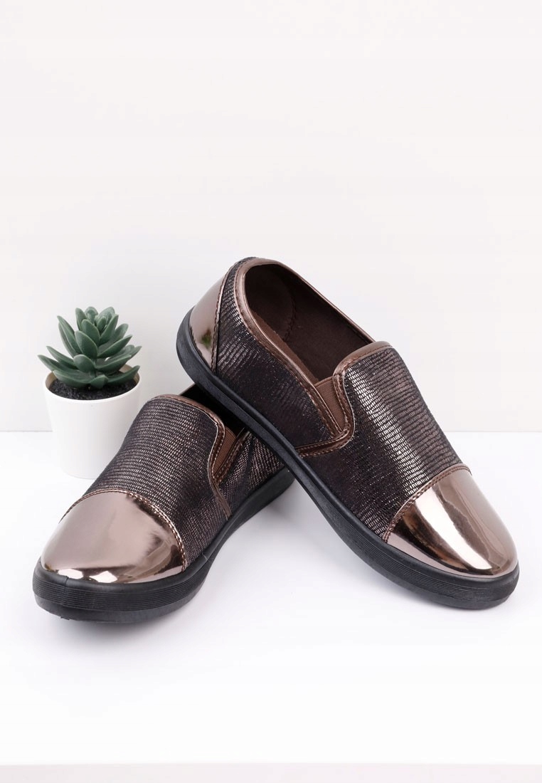 Slip on brązowe 4 Genoveva 39 Brązowy Oryginalne opakowanie producenta pudełko