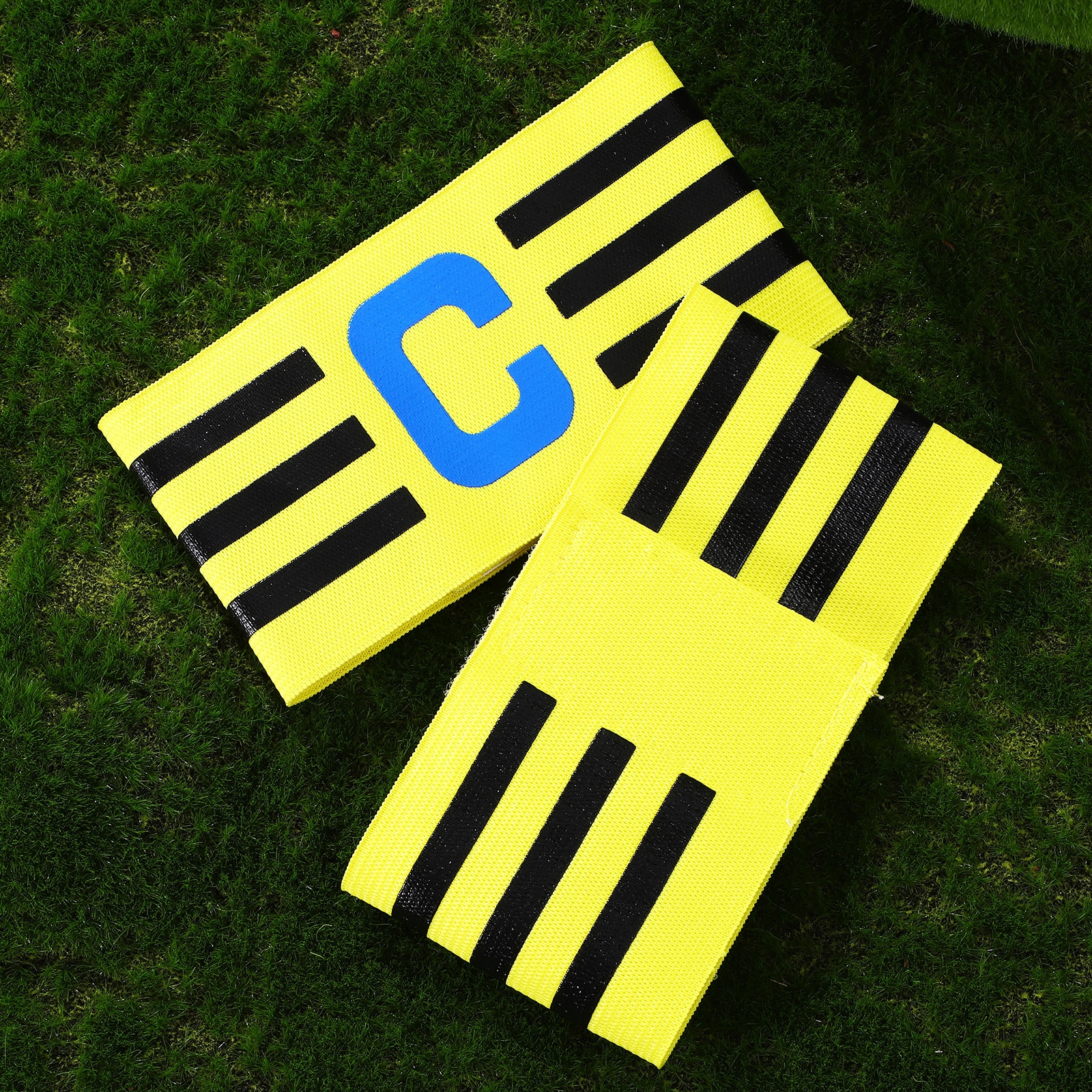 Zużyta piłka nożna z elastycznym paskiem Marka bez marki