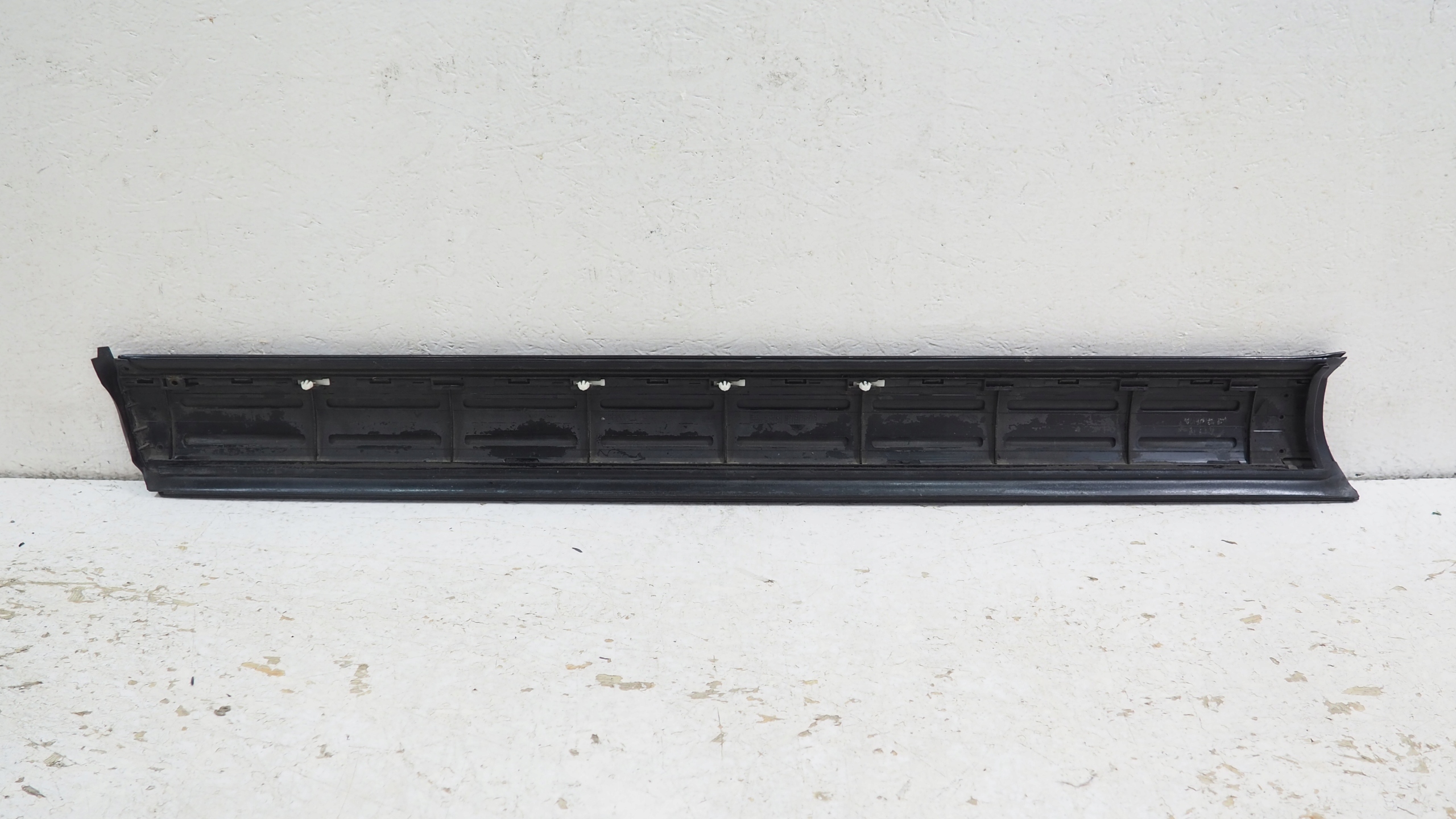 Porsche Cayenne moulding door right front 7L5837788