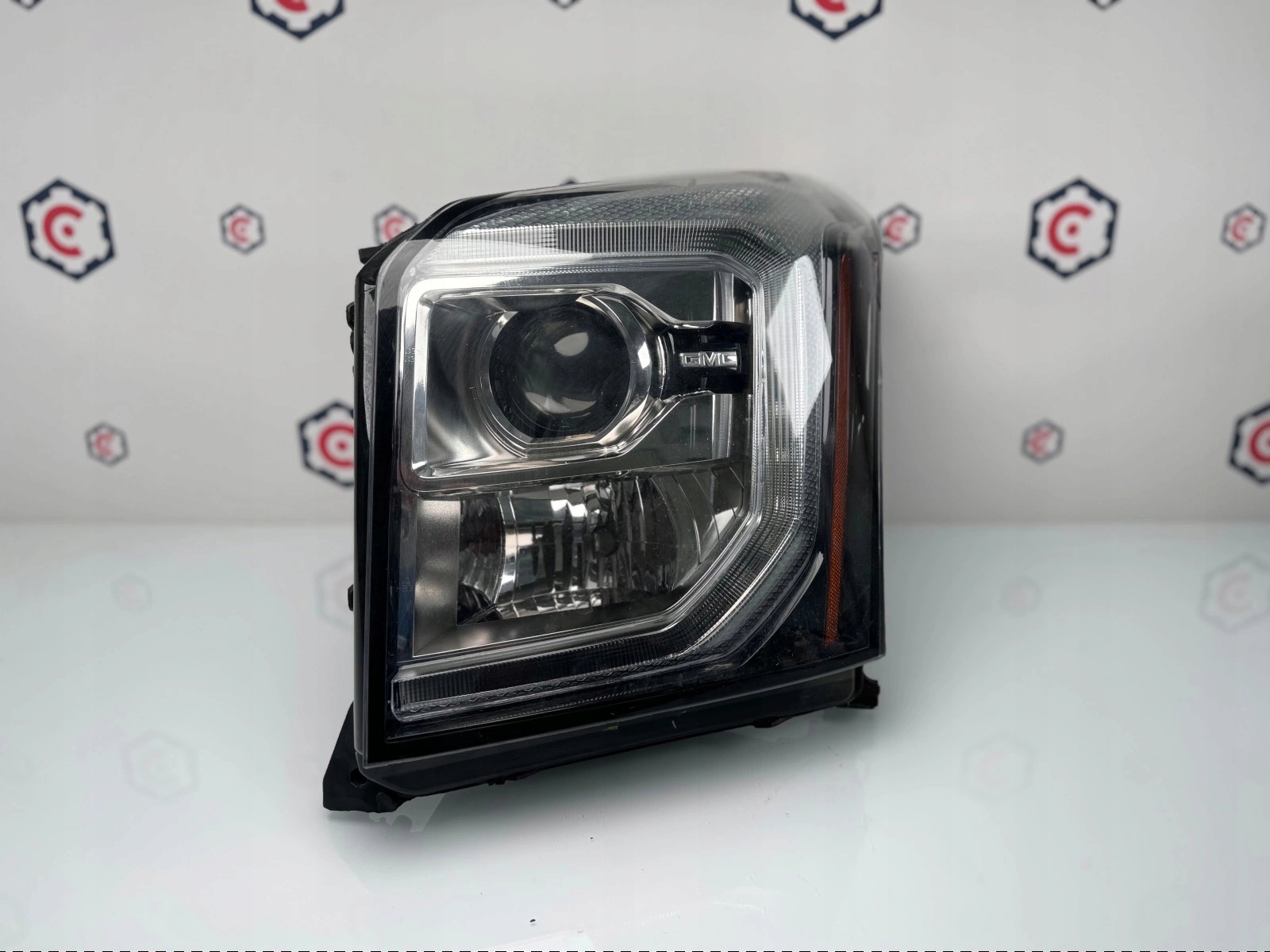 LAMPA LEWA PRZÓD GMC YUKON IV XENON 2014-