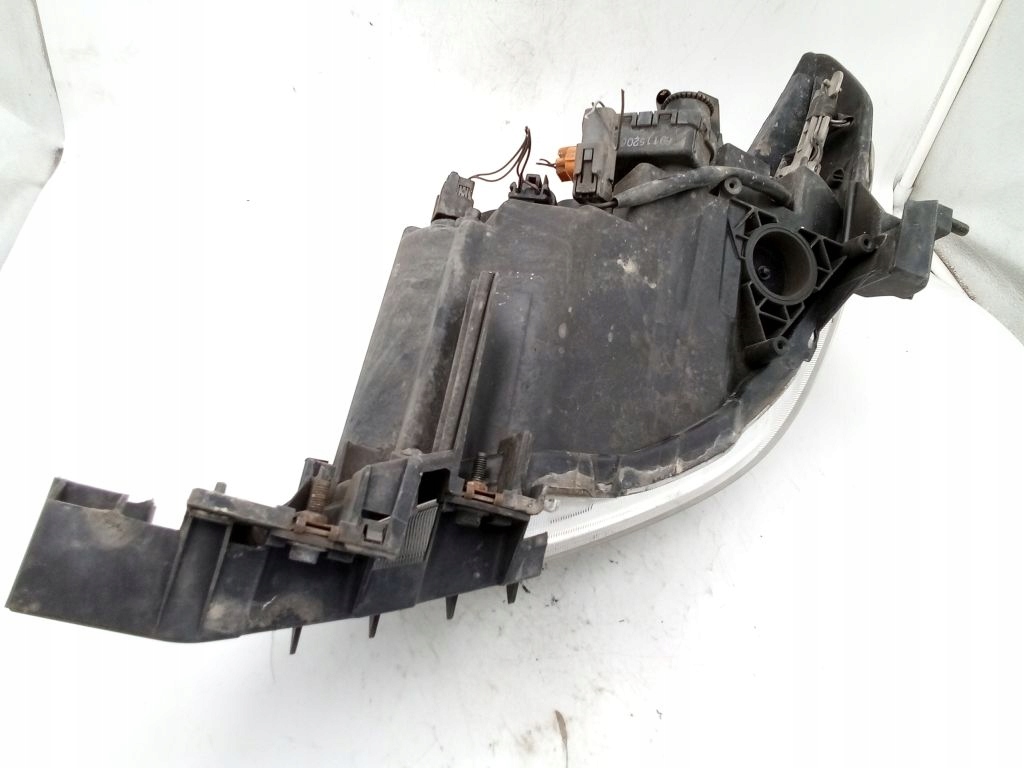 Mazda V 5 and 1 light right front front P5115R