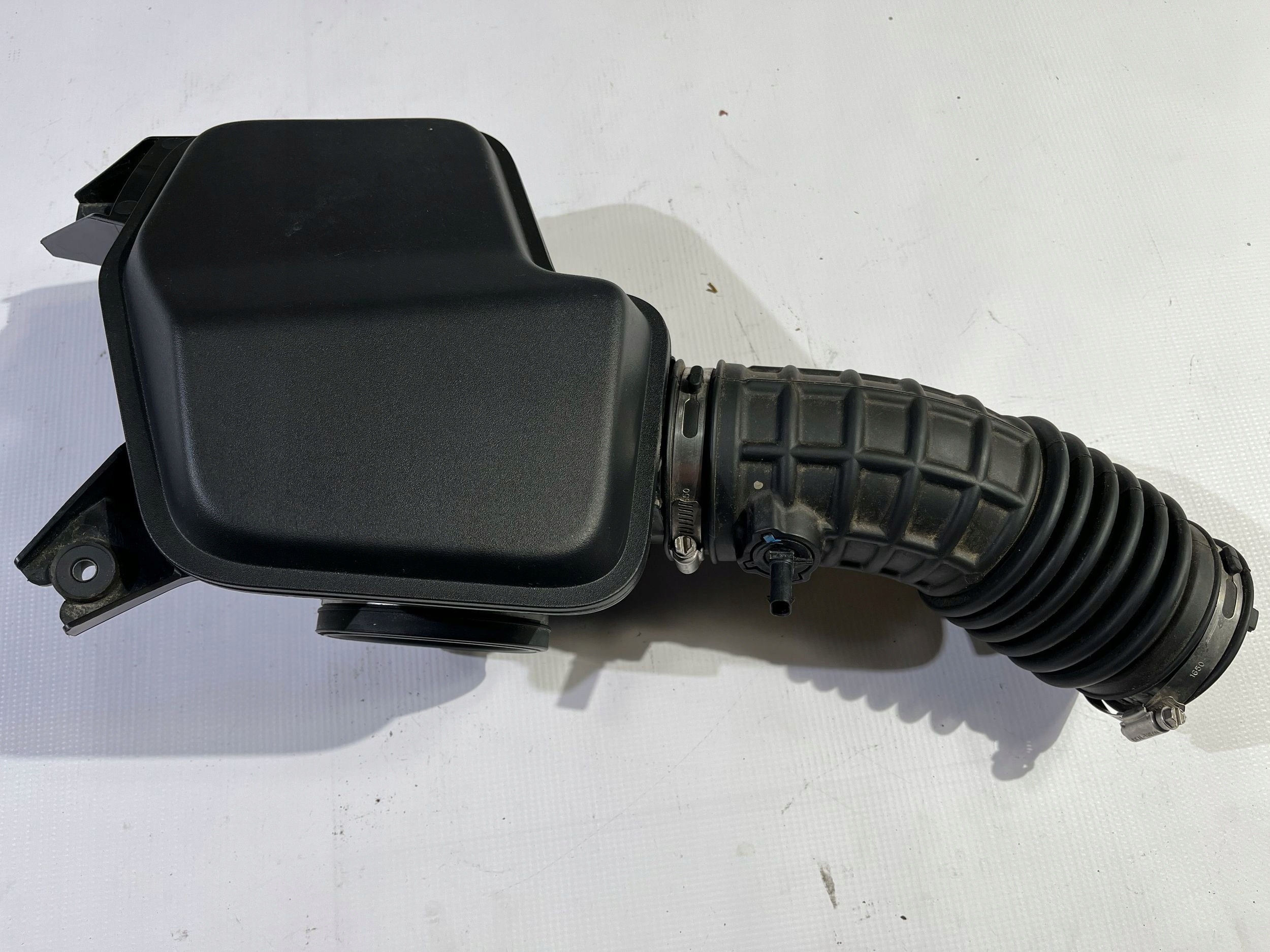 Gehäuse filter luft rezonator rohr dolotu Chrysler Pacifica 2021