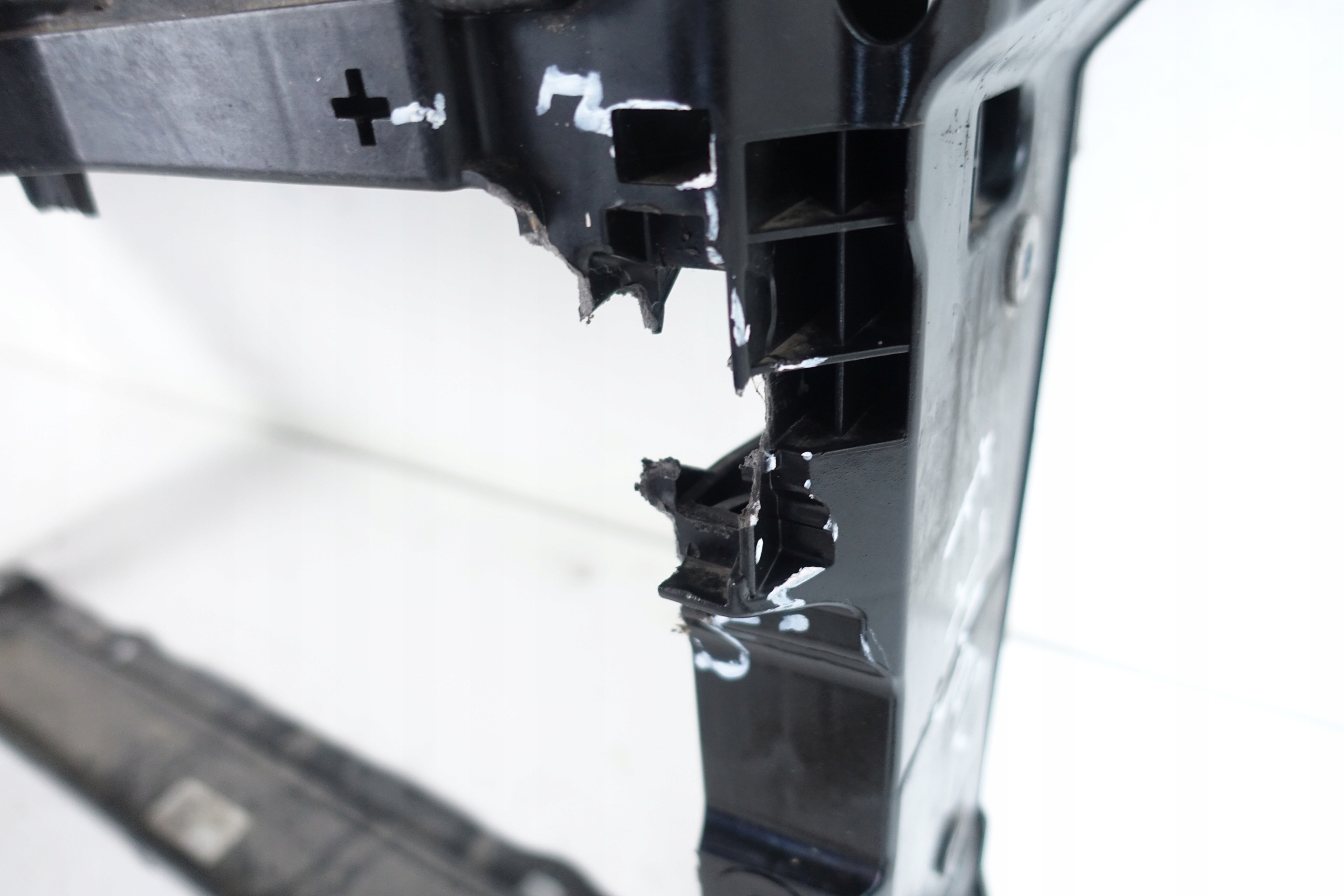 VW GOLF VIII 2019- pillar iron support panel for radiators 5H0805594