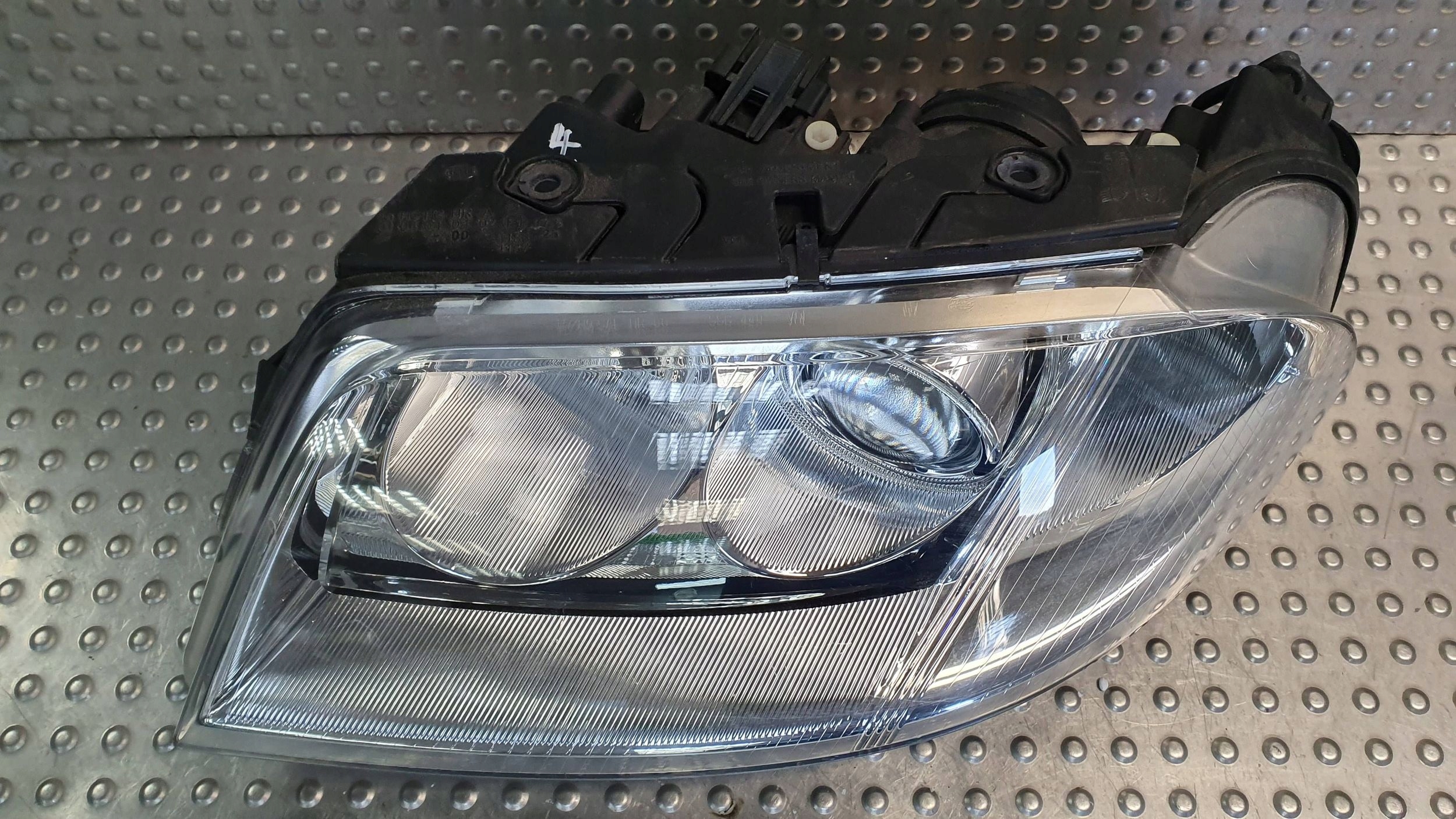 light front left VW PASSAT B5 LIFT 00- 3B0941015AR