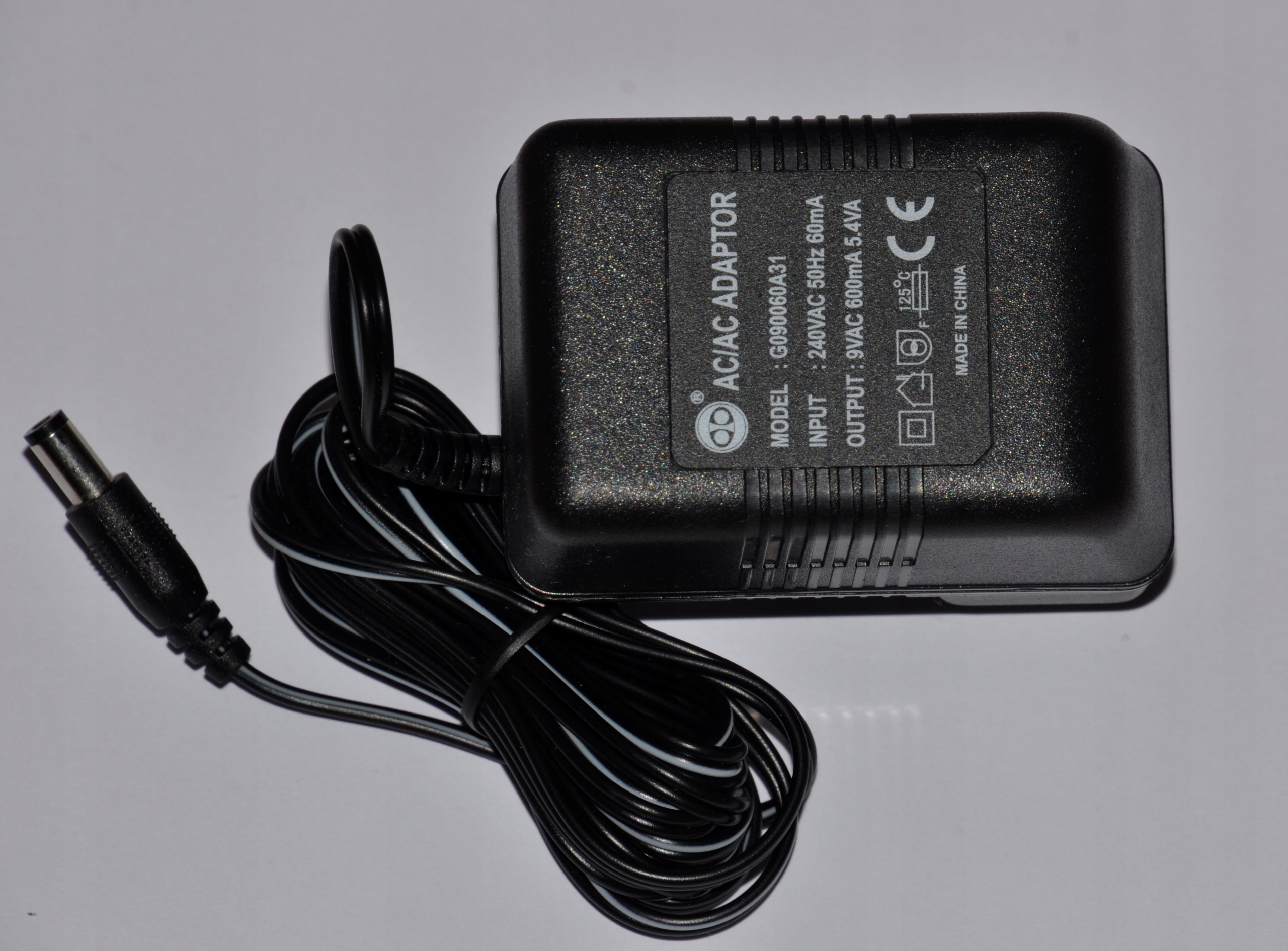 Zasilacz 9V 600mA AC