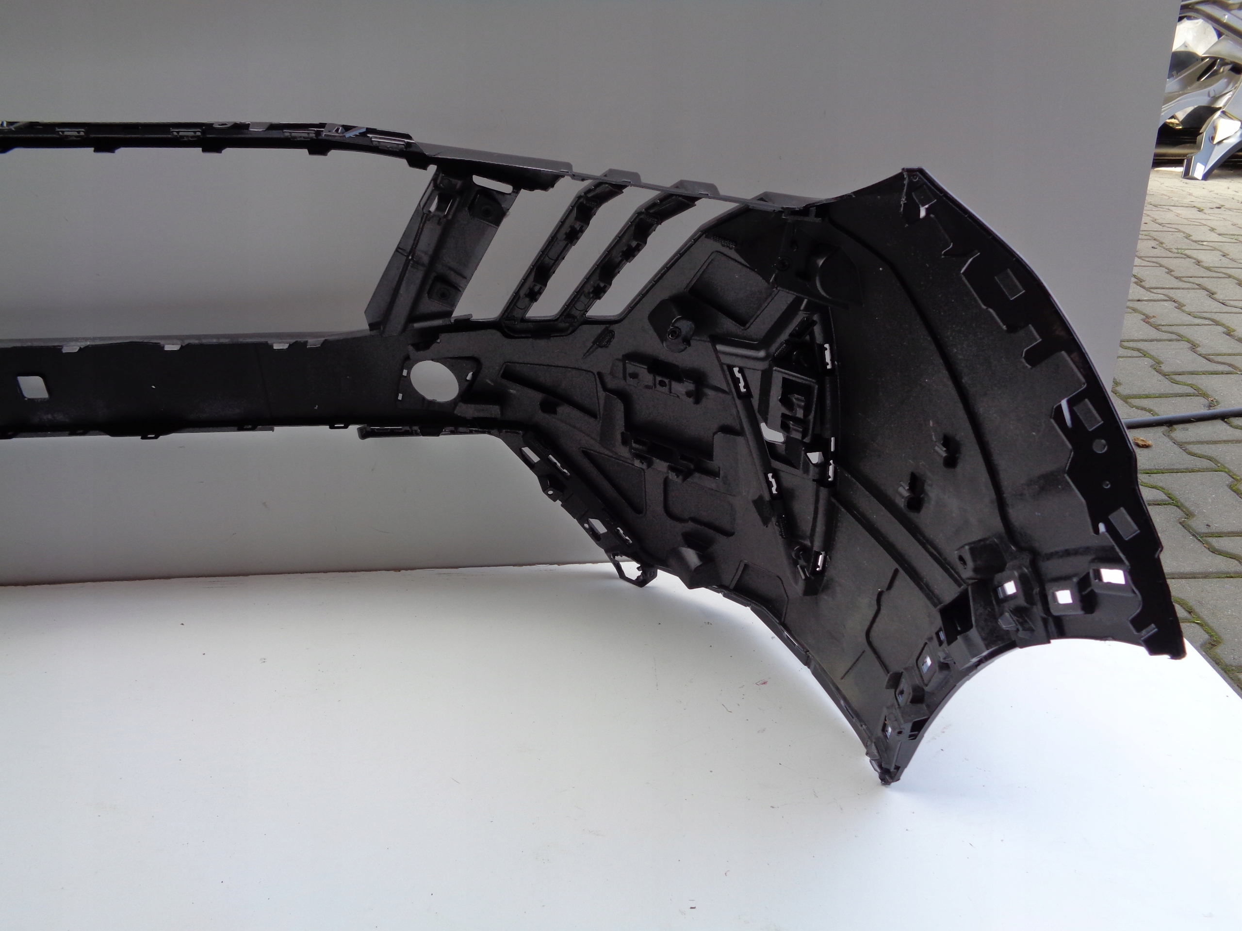 front bumper PEUGEOT 3008 III 23- NR 46771
