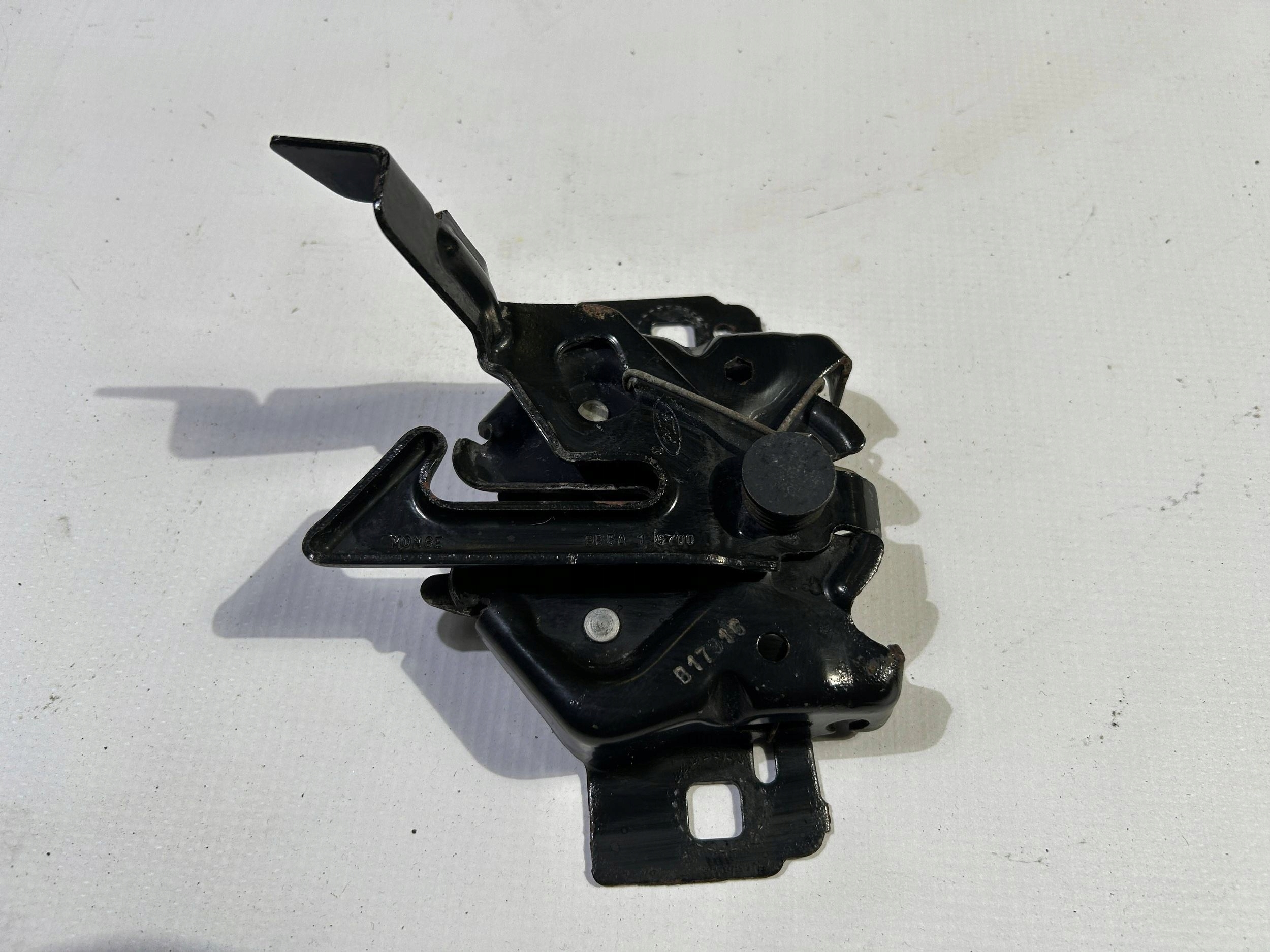 bonnet latch lock pokrywy of the engine front Ford Explorer V 2011