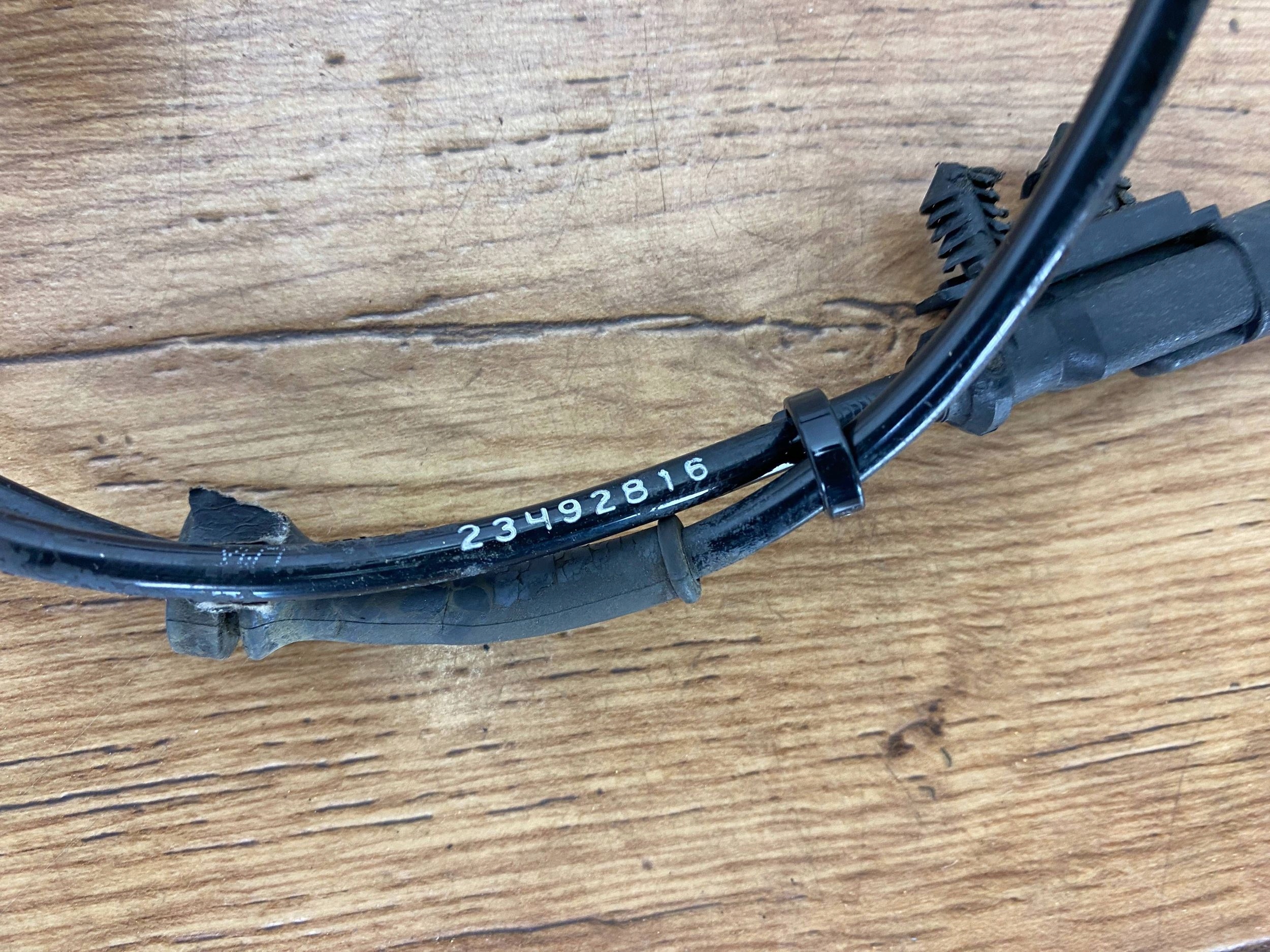 Sensor ABS heck L=P Cadillac Escalade IV 2015+