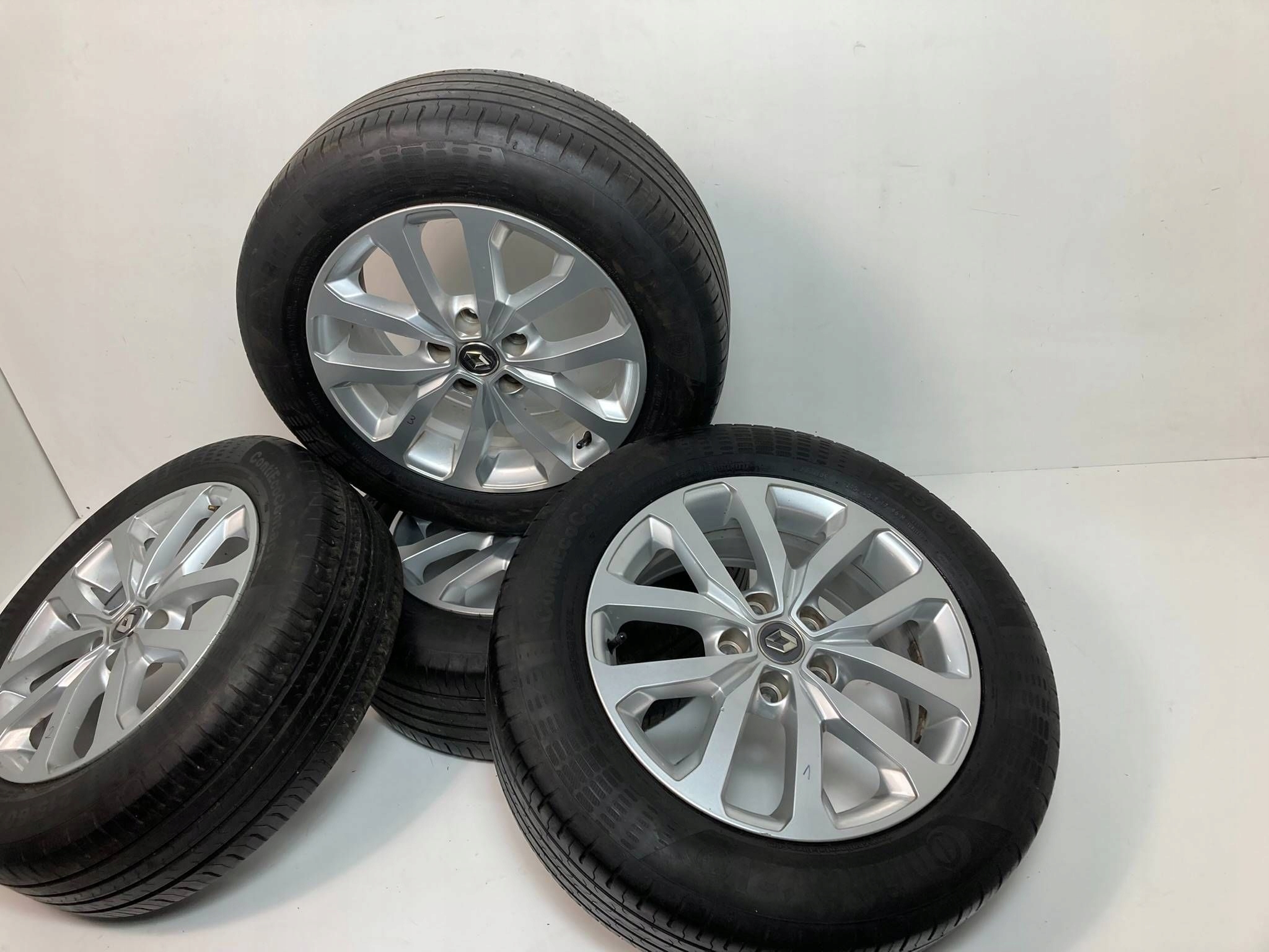 Renault Kadjar discs wheels tyres 17 cali 403004770R