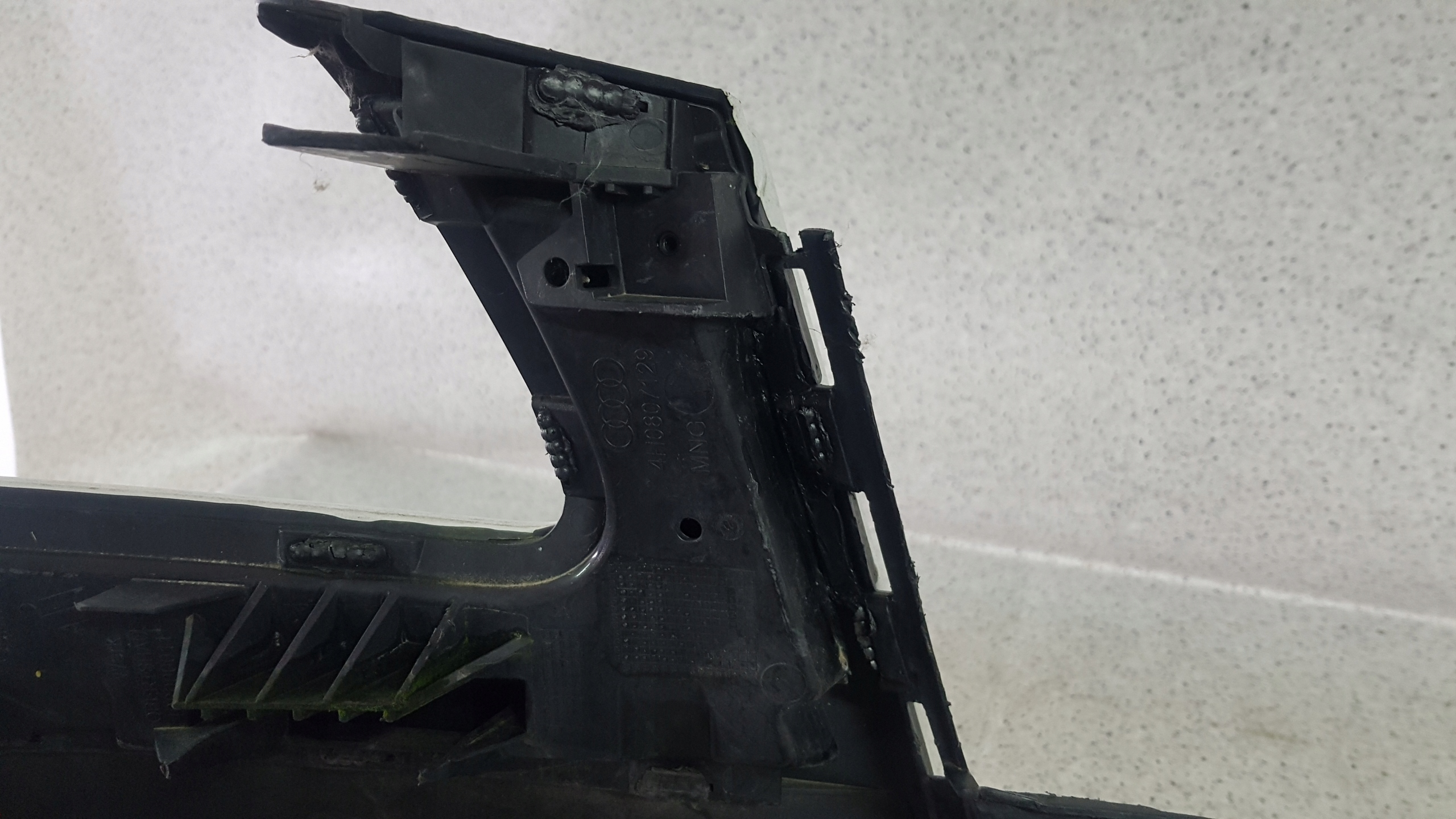 AUDI A8 A 8 4H 2009 - STOSSSTANGE VORNE 9544