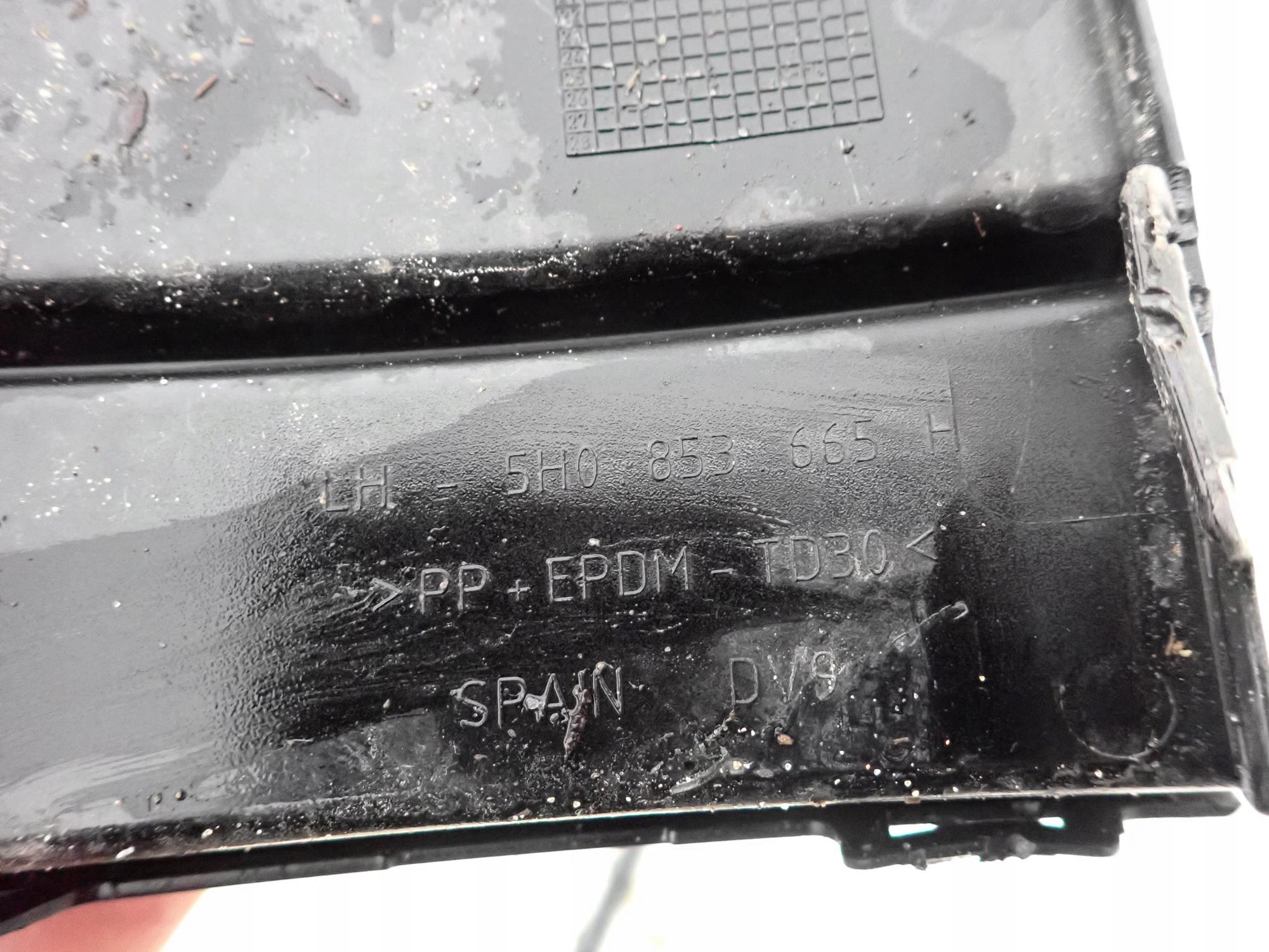 VW GOLF VIII 8 R-LINE 19- grid of a bumper left PDC